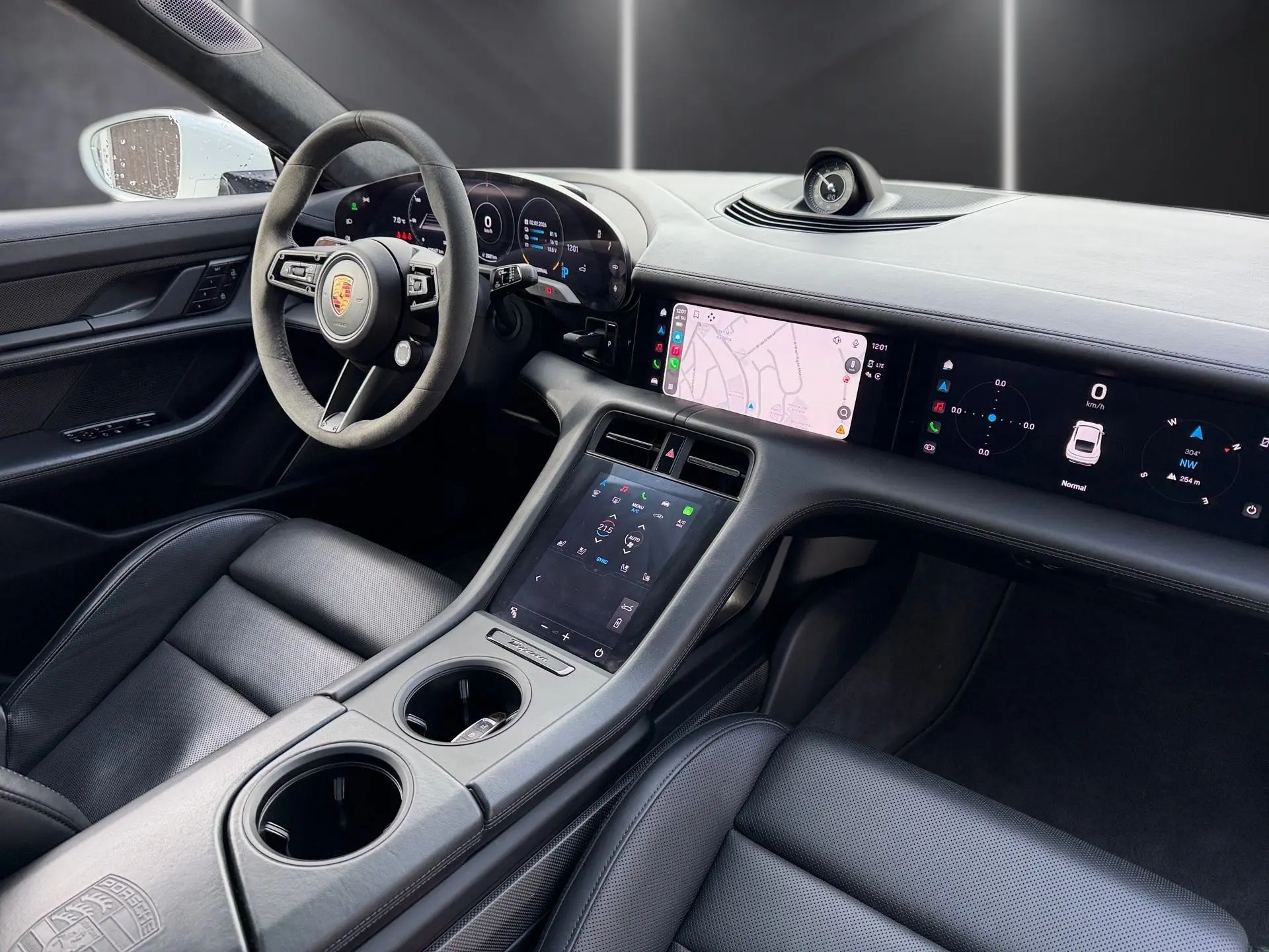 Porsche Taycan Turbo S 14