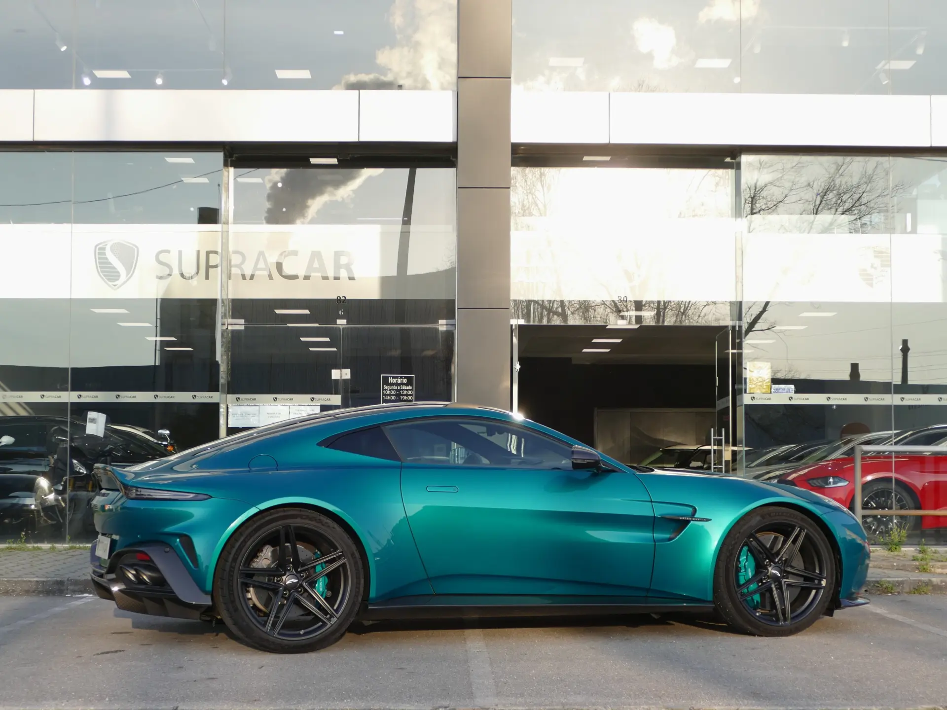 Aston Martin Vantage Coupe V8 26