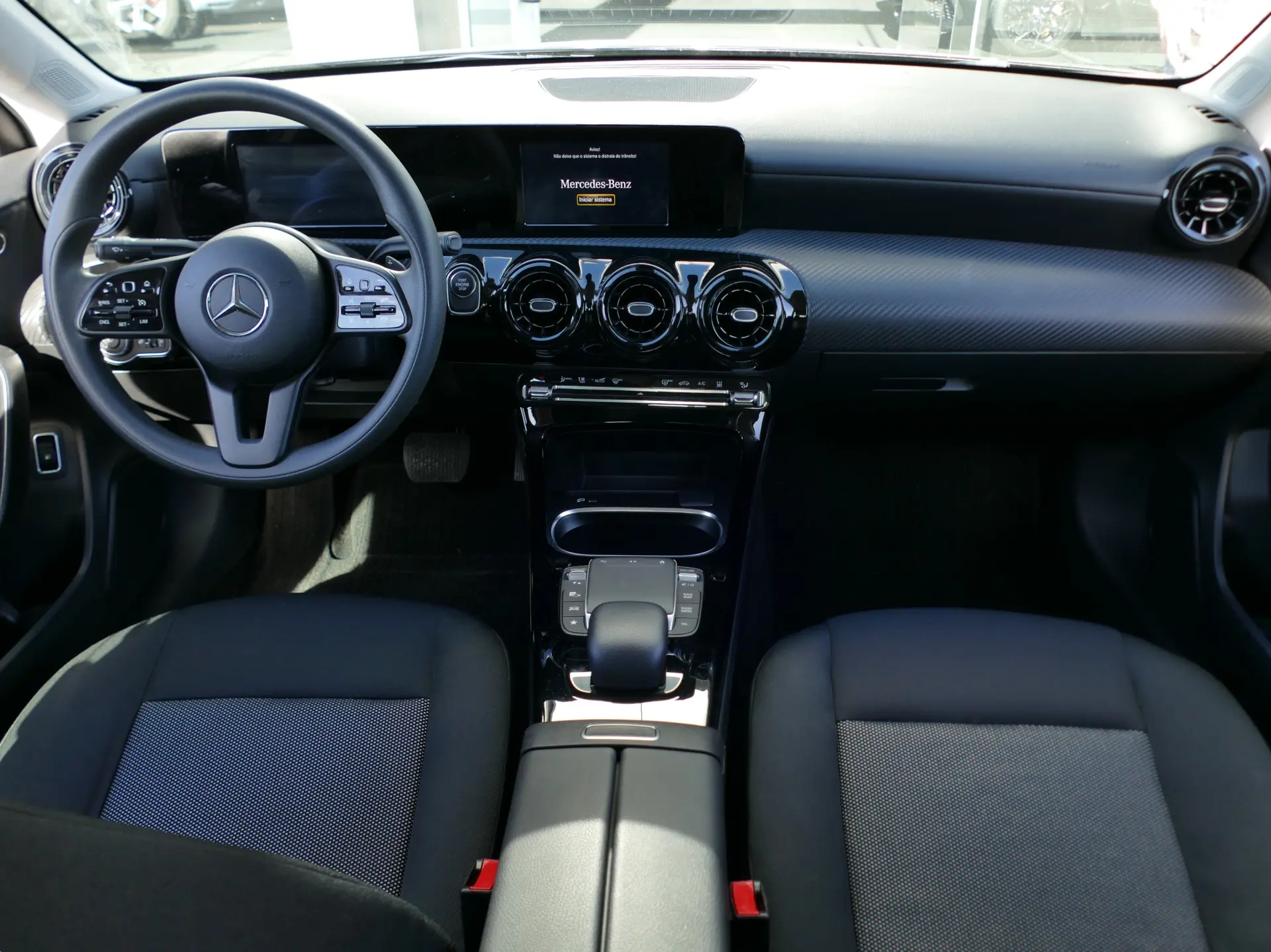 Mercedes-Benz A 250 Limousine e Style Plus 37