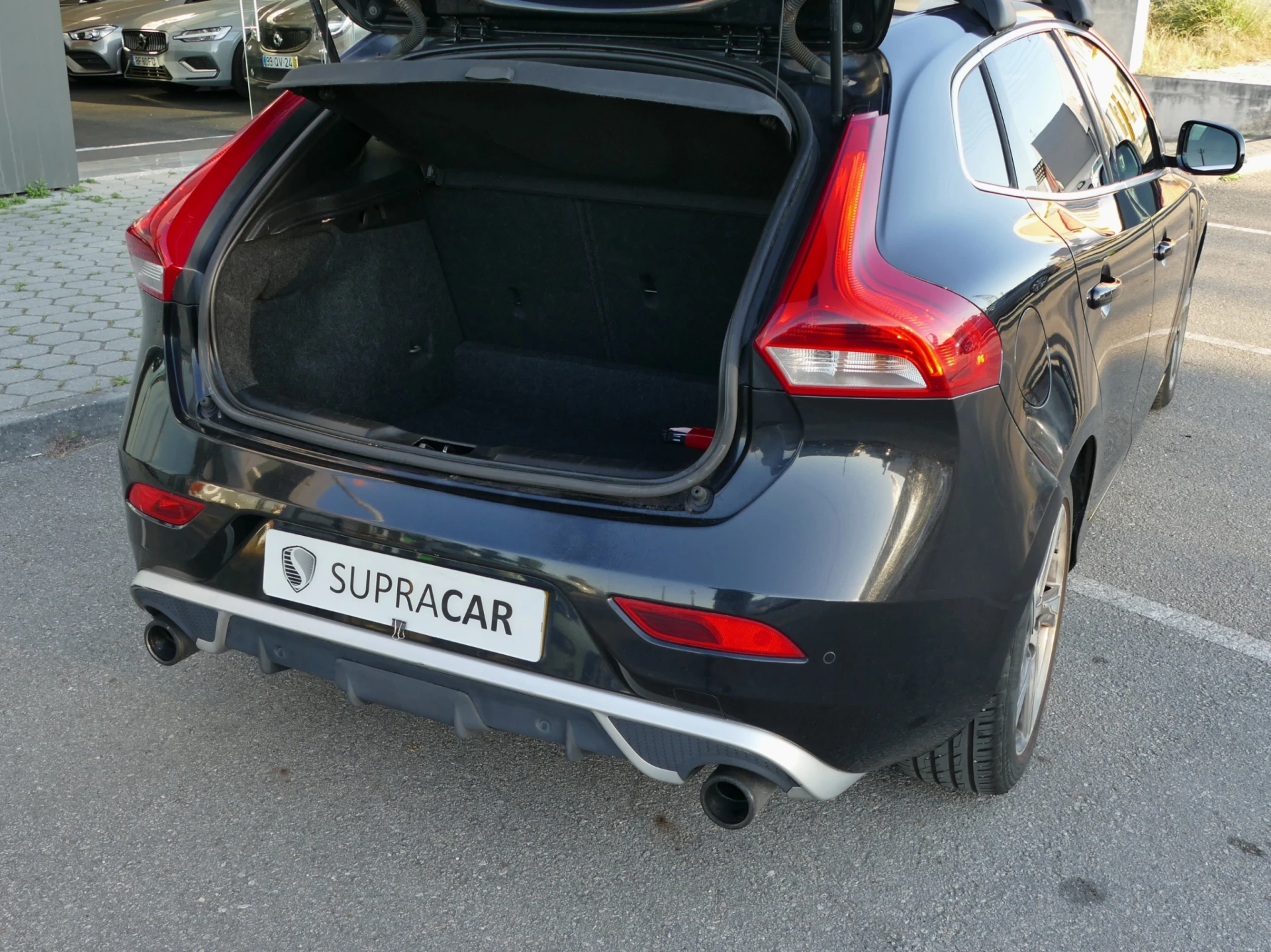 Volvo V40 2.0 D2 R-Design Momentum 5