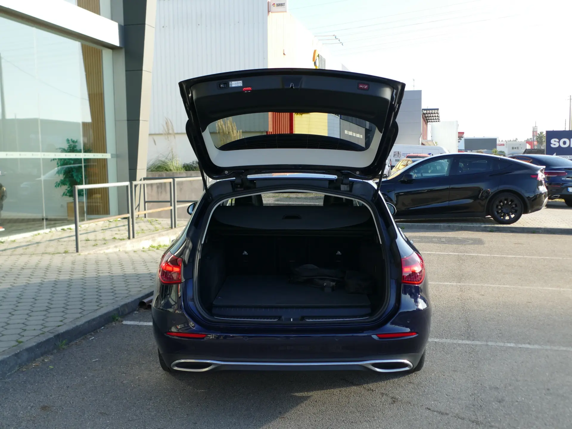 Mercedes-Benz C 300 e Avantgarde 16