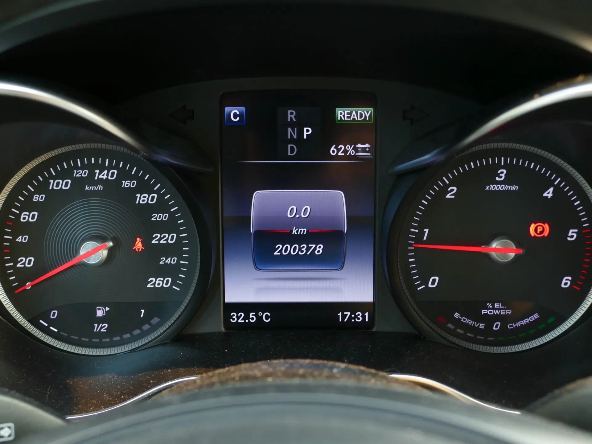 Mercedes-Benz C 300 h Avantgarde+ 18