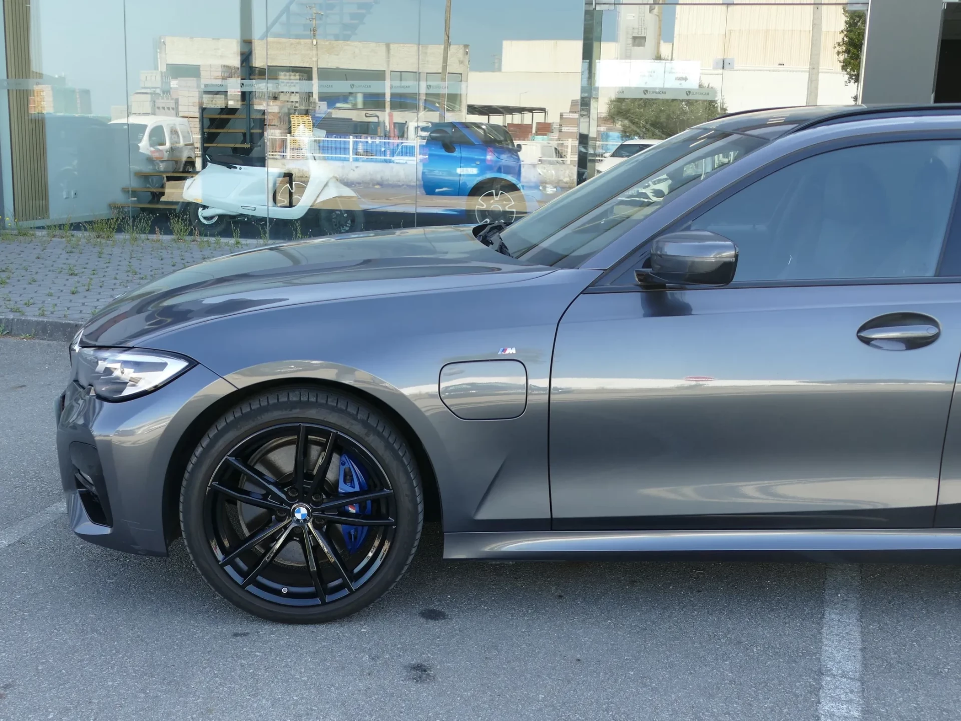 BMW 330 e Touring Pack M Auto 16