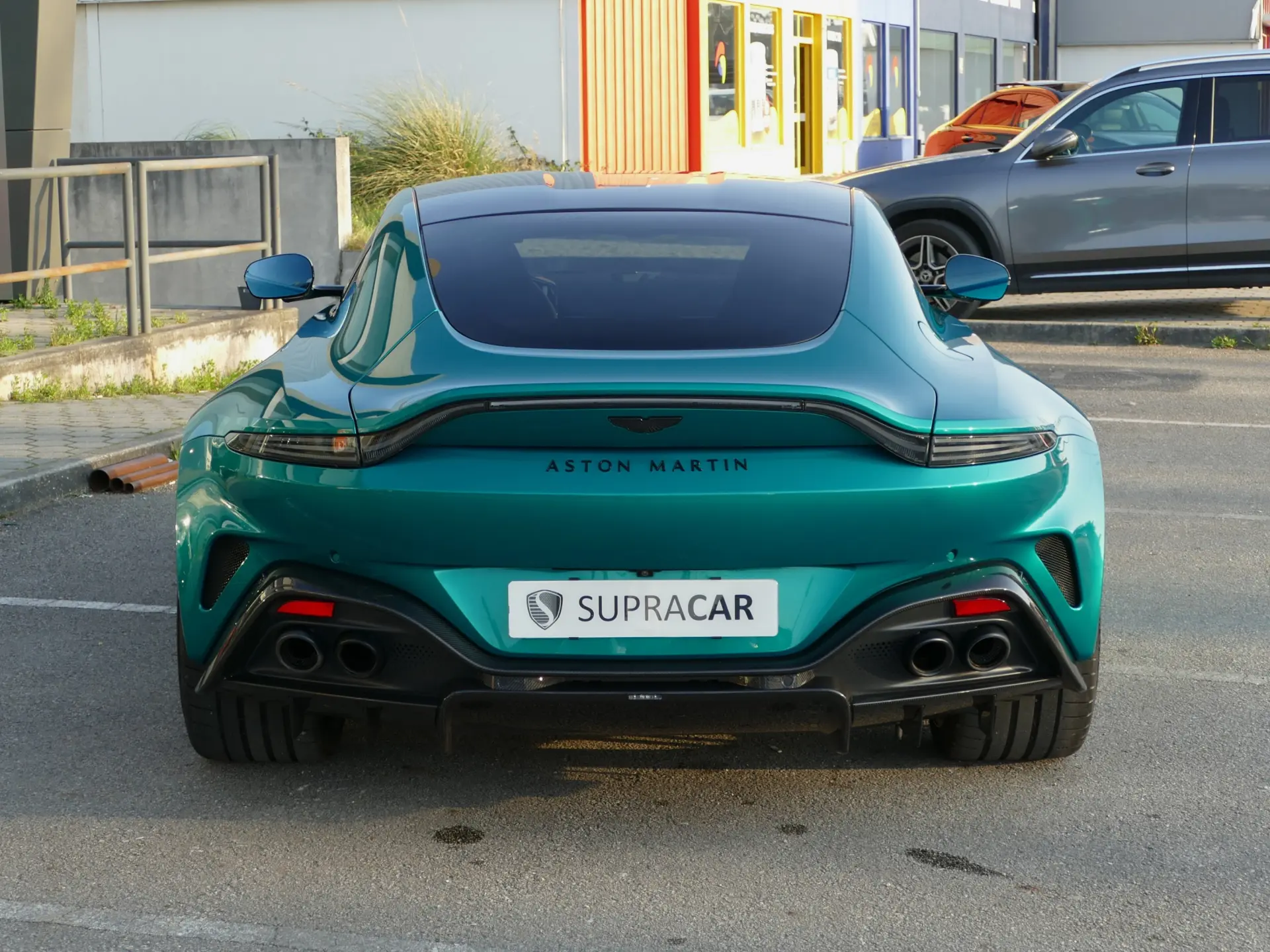 Aston Martin Vantage Coupe V8 5