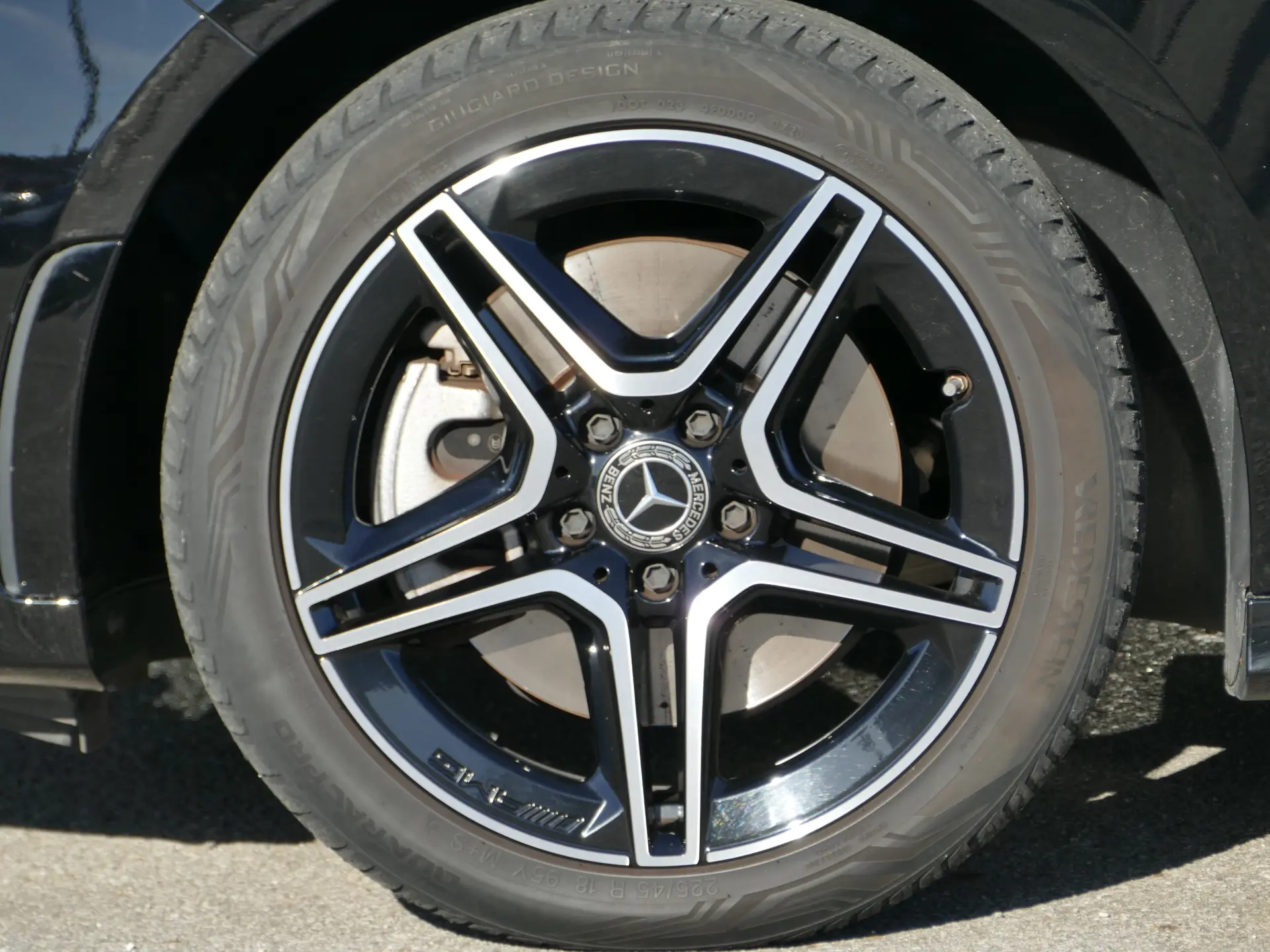 Mercedes-Benz B 250 e AMG Line 7