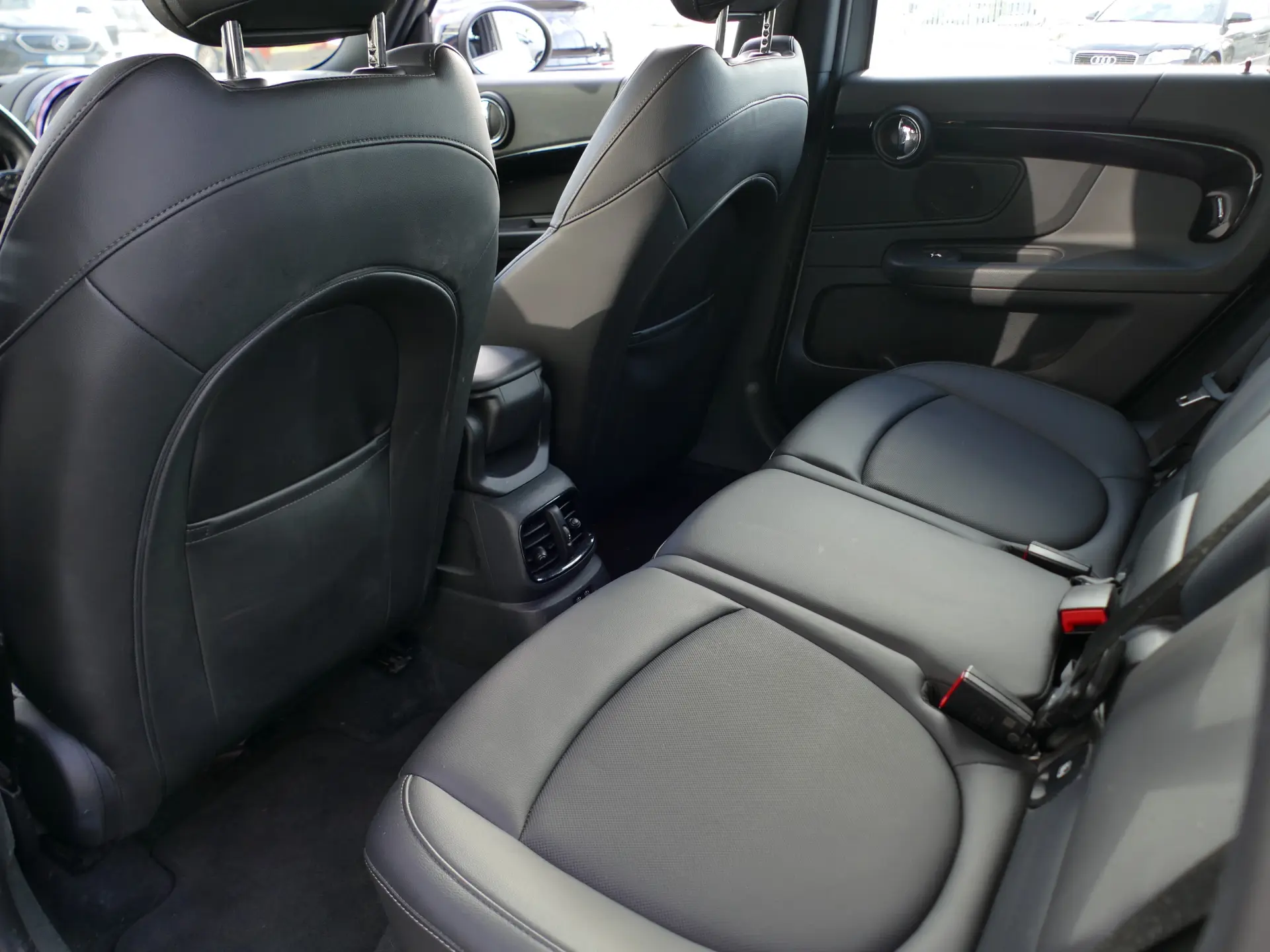 MINI Countryman Cooper SE ALL4 Auto 34