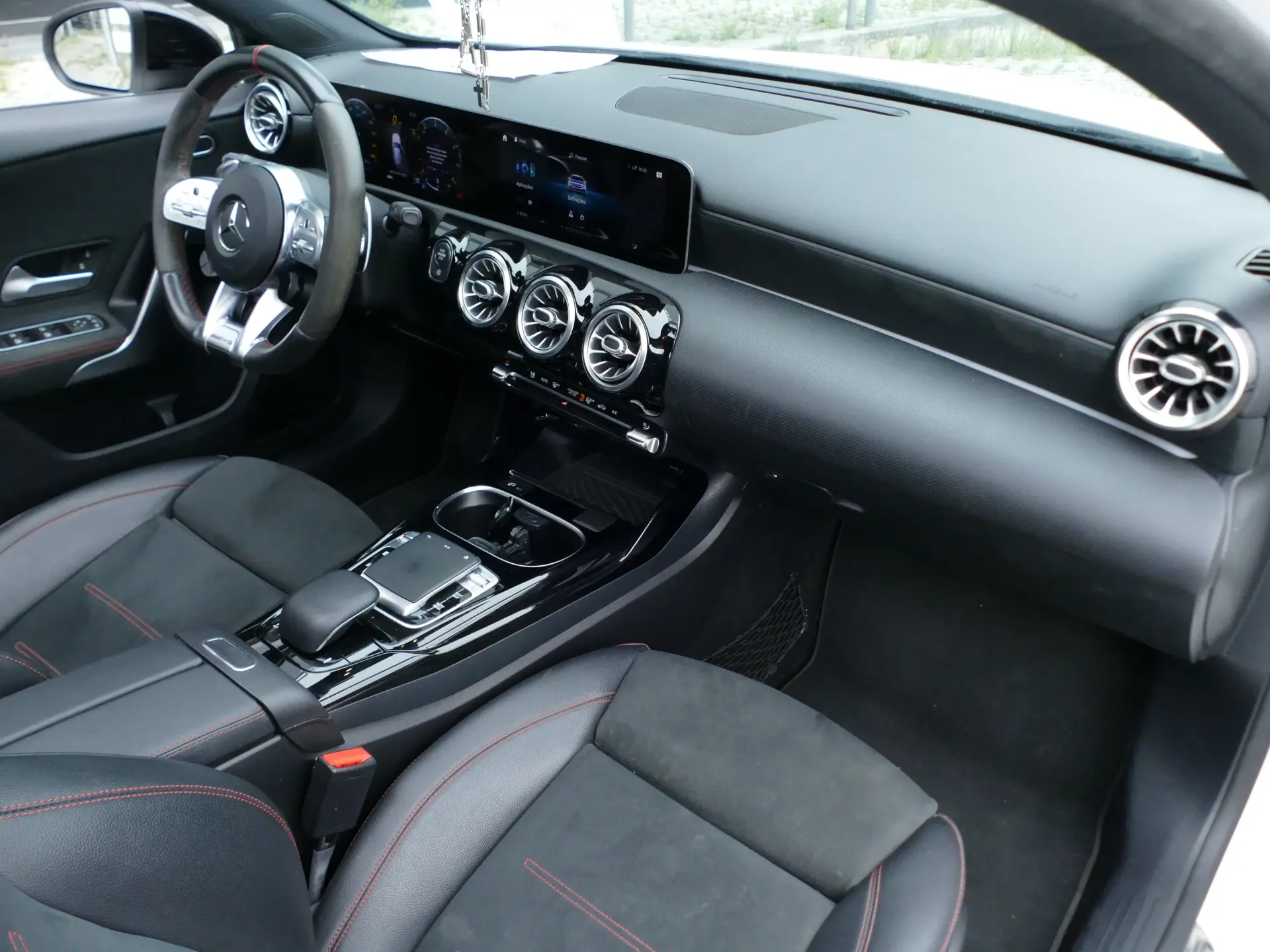 Mercedes-Benz A 35 AMG 4Matic 29