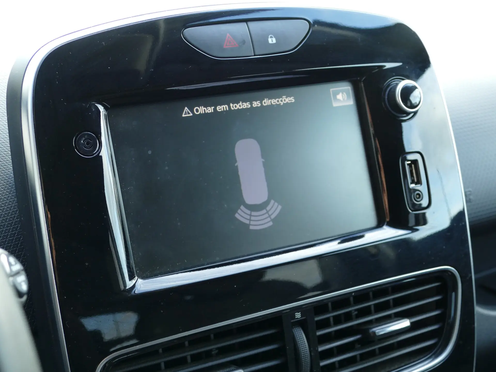 Renault Clio Sport Tourer 0.9 TCe Limited 19