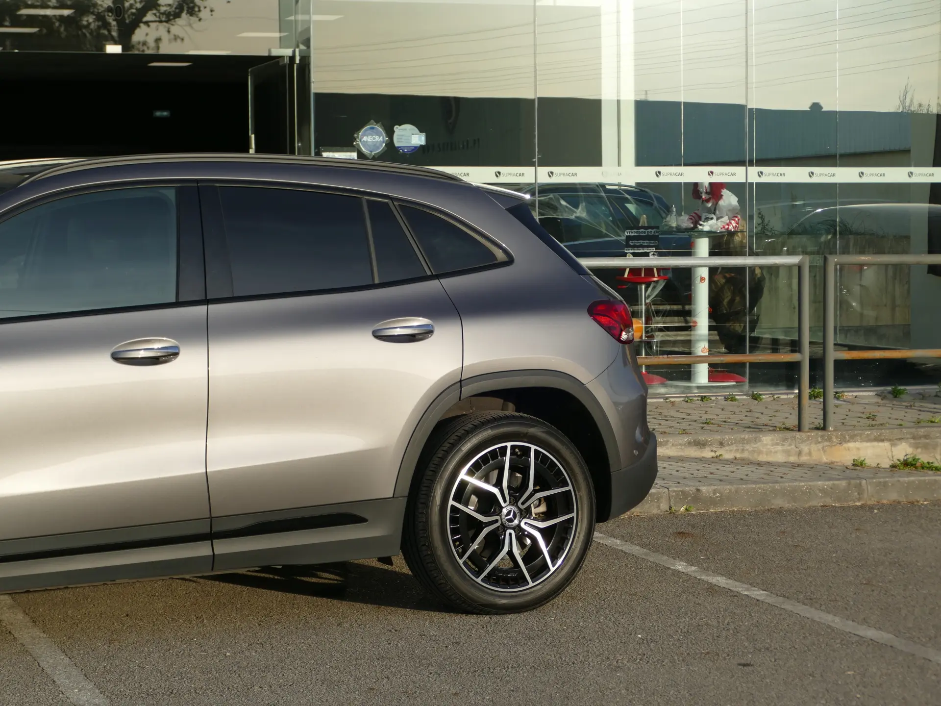 Mercedes-Benz EQA 250 AMG Line 16