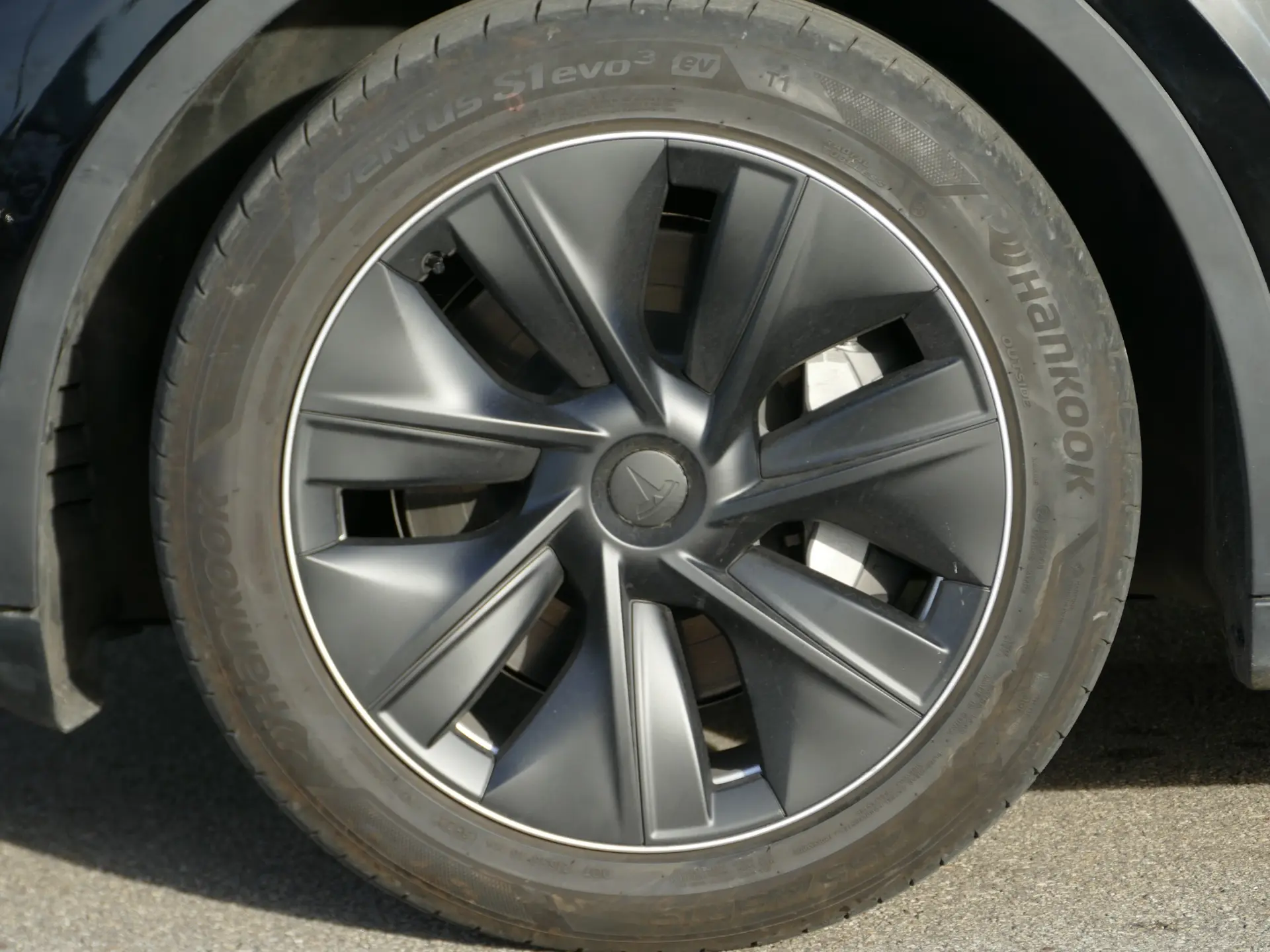 Tesla Model Y Standard 7