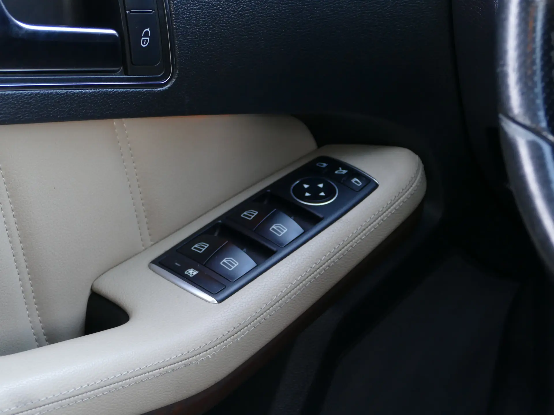 Mercedes-Benz E 220 CDi Avantgarde BE Auto. 35