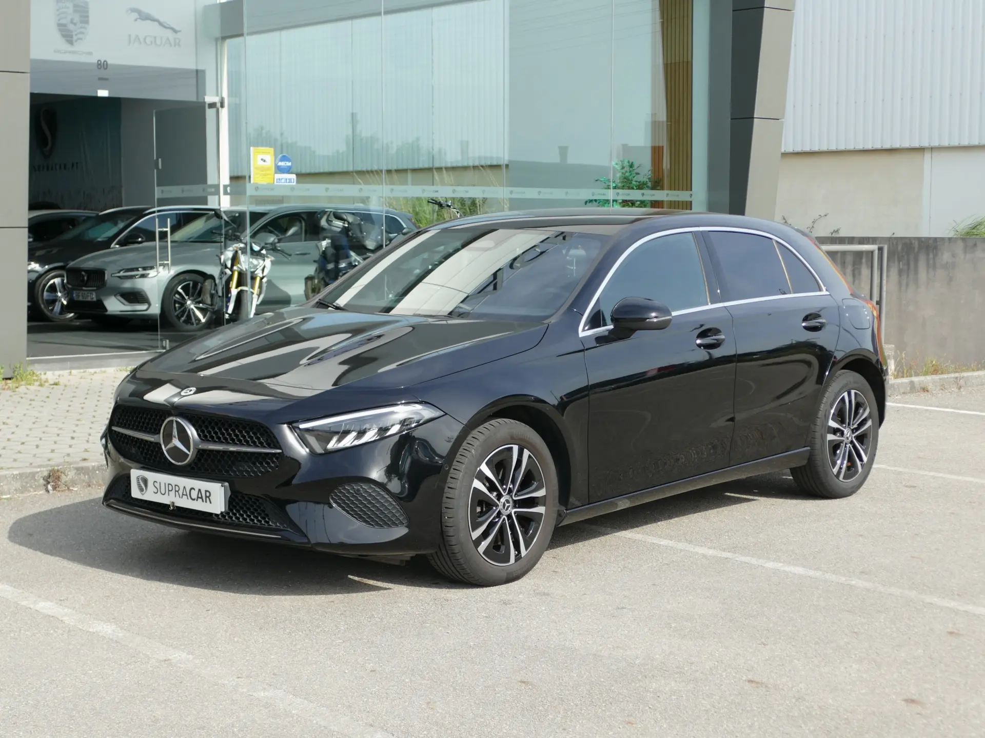 Mercedes-Benz A 250 e Progressive 1