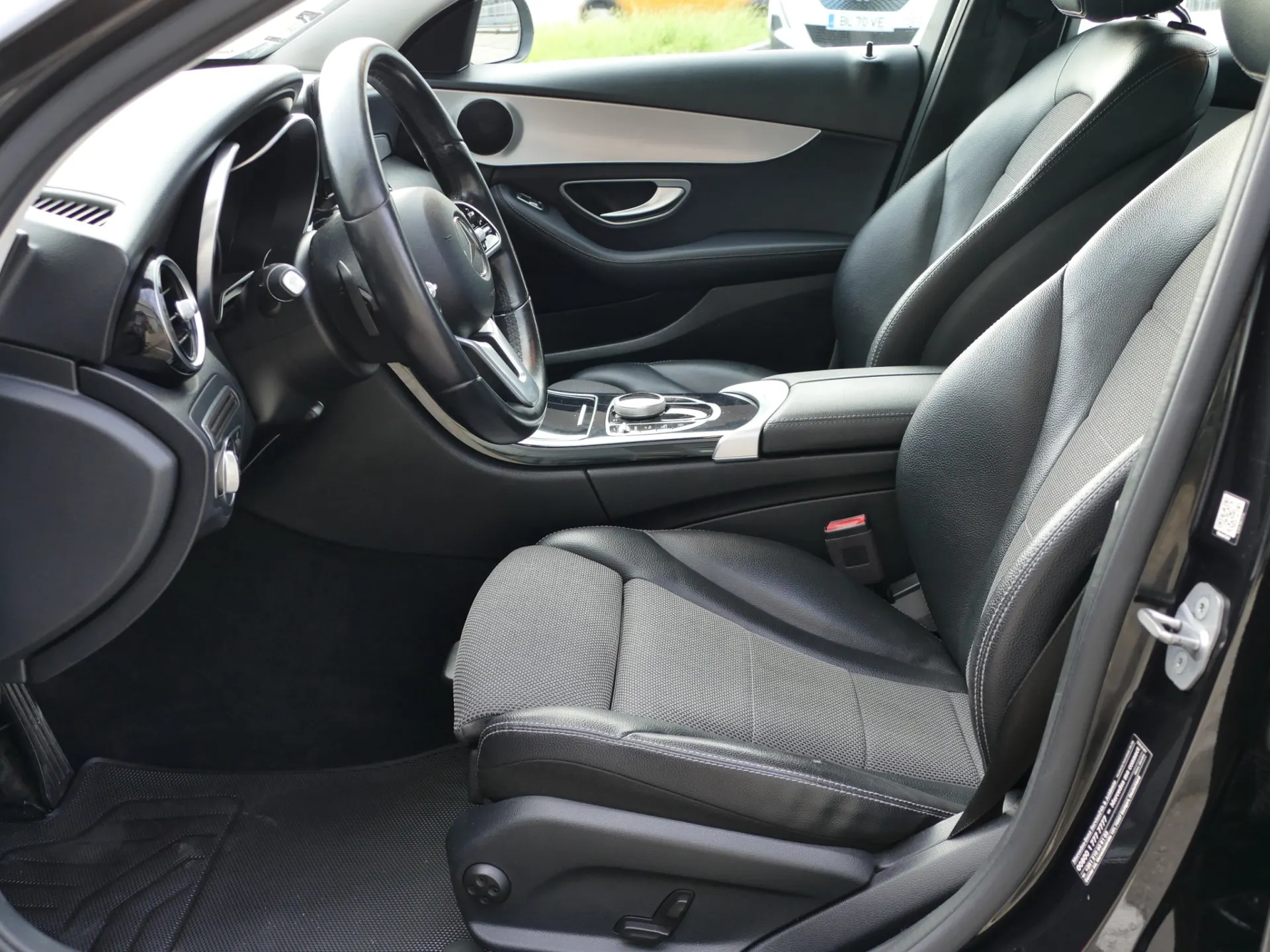 Mercedes-Benz C 200 d Avantgarde 25