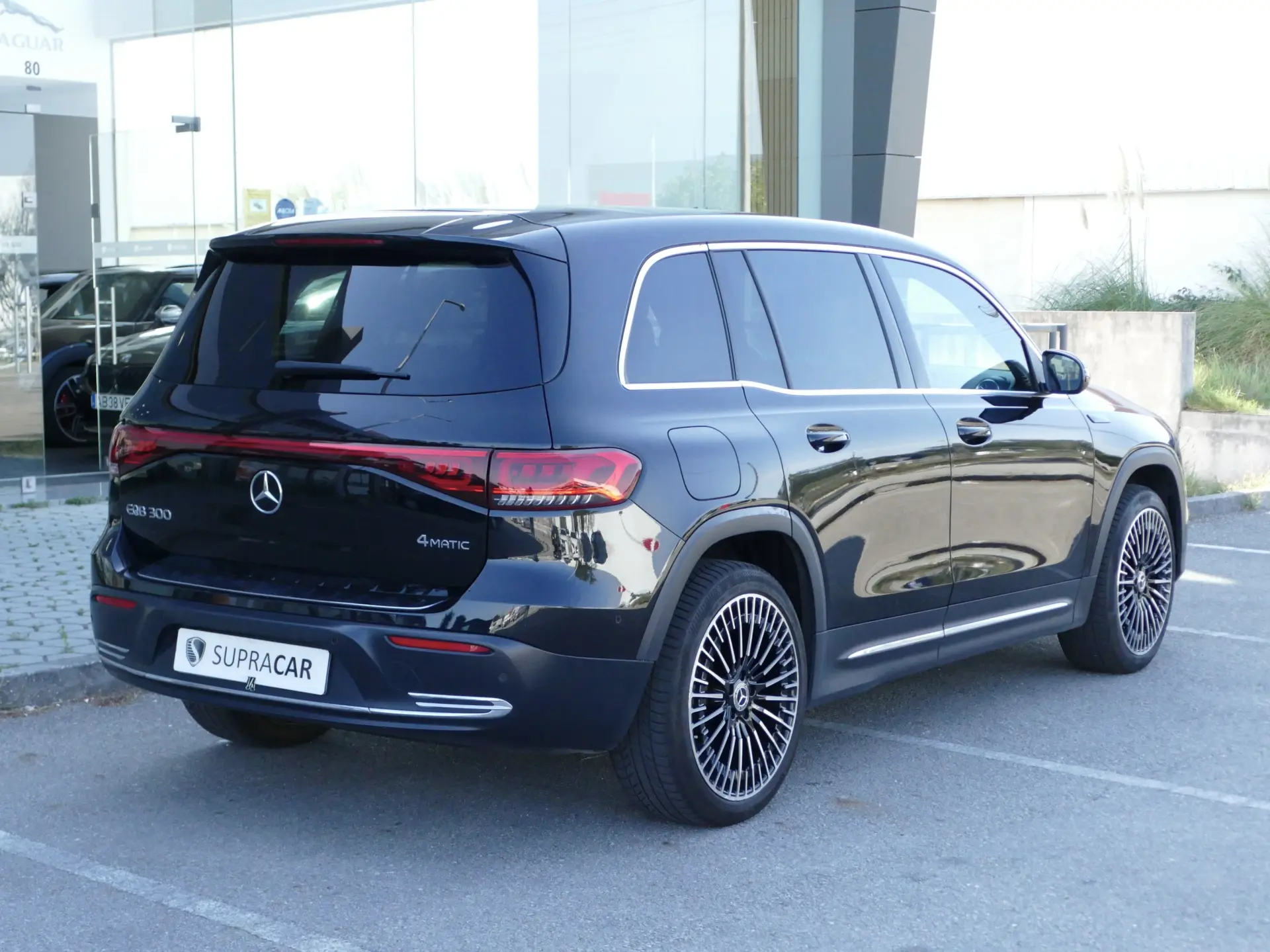 Mercedes-Benz EQB 300 4Matic 4