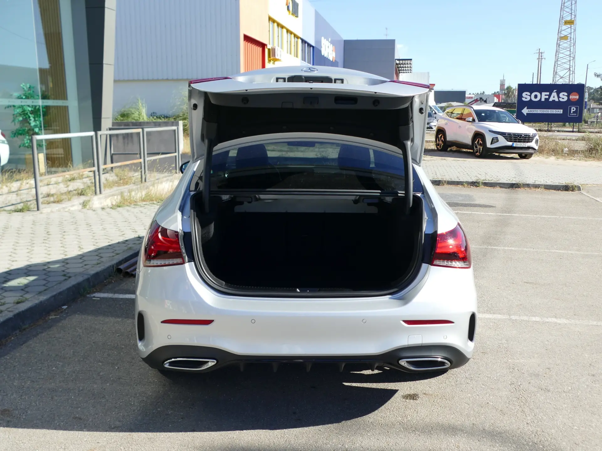 Mercedes-Benz A 200 Limousine AMG Line Aut. 14