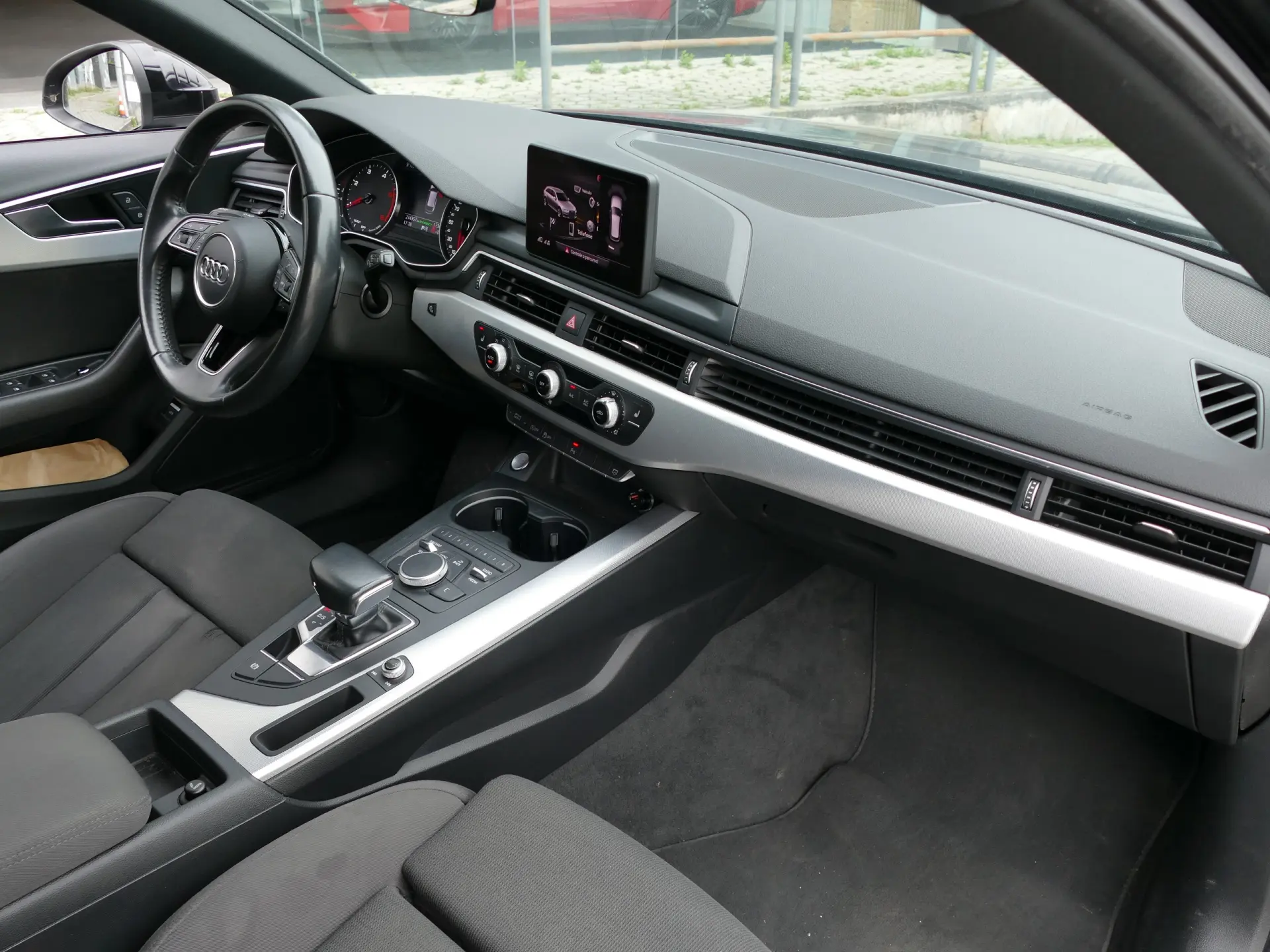 Audi A4 Avant 40 TDI Sport S tronic 28