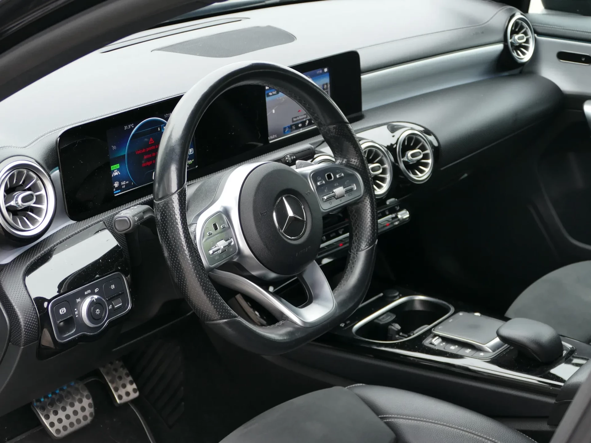 Mercedes-Benz A 250 Limousine e AMG Line 20