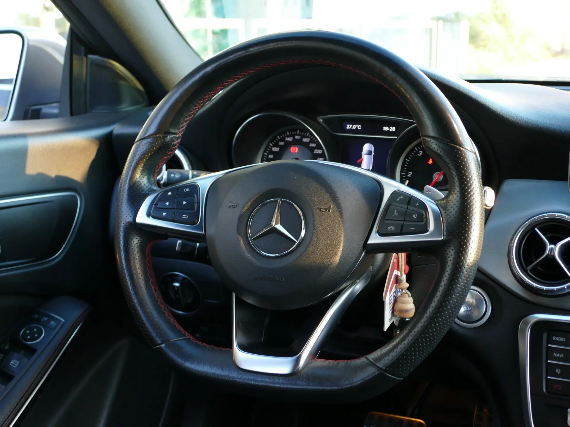 Mercedes-Benz CLA 200 d Shooting Brake AMG Line Aut. 34