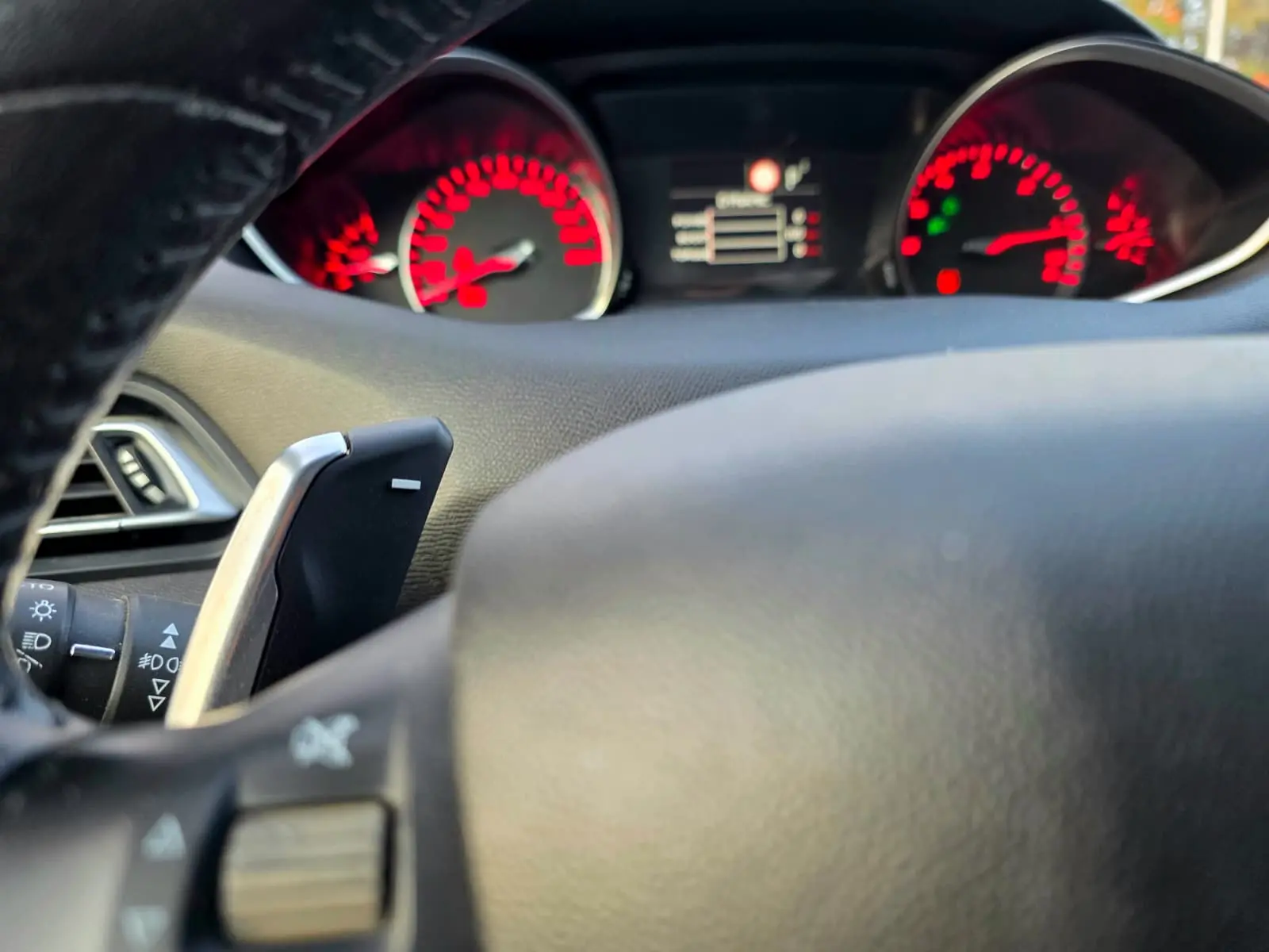 Peugeot 308 1.5 BlueHDi Style EAT8 26