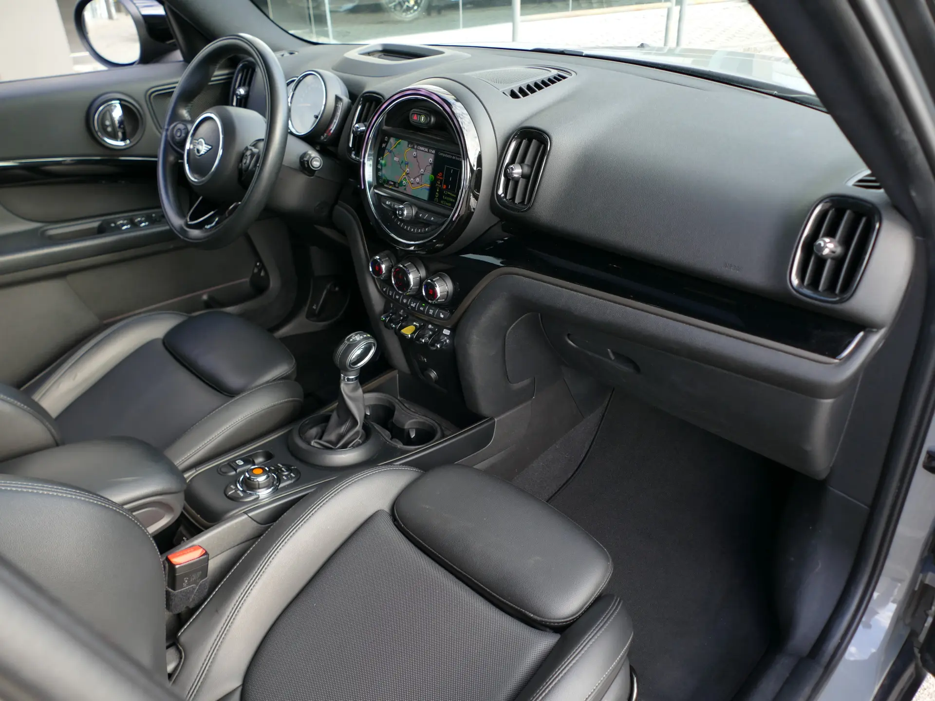 MINI Countryman Cooper SE ALL4 Auto 31