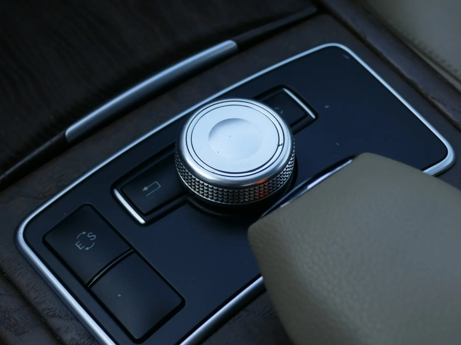 Mercedes-Benz E 220 CDi Avantgarde BE Auto. 24
