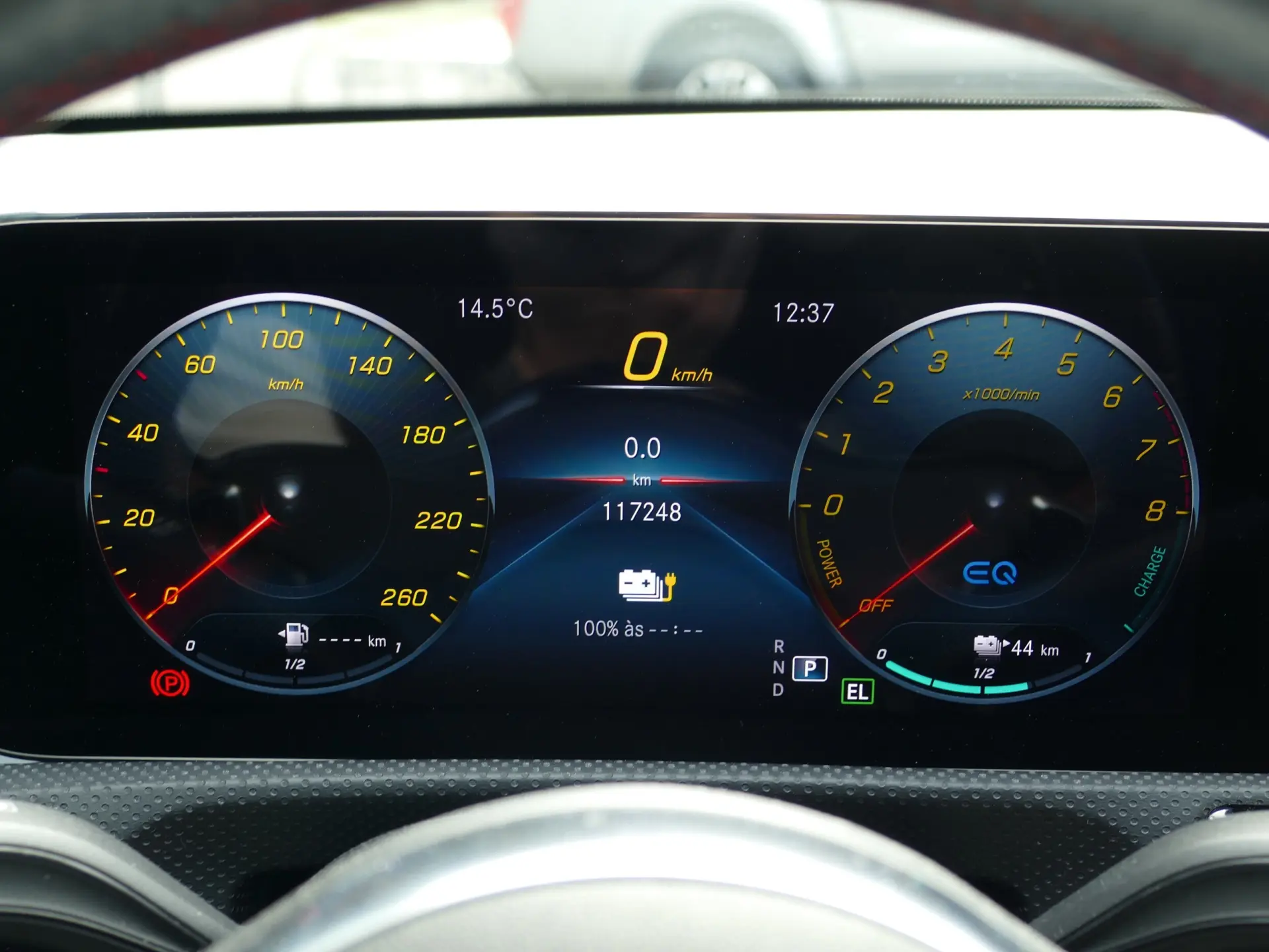 Mercedes-Benz CLA 250 e Shooting Brake AMG Line 17