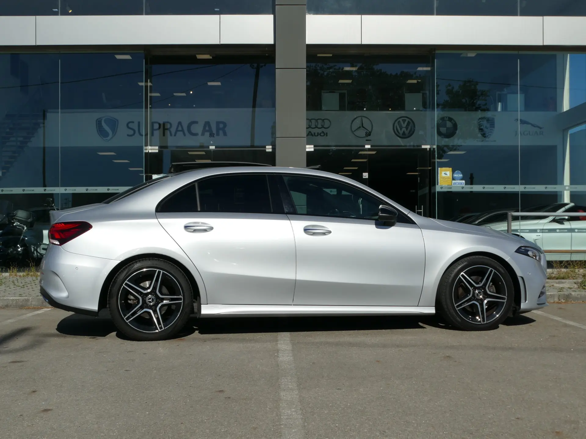Mercedes-Benz A 200 Limousine AMG Line Aut. 17