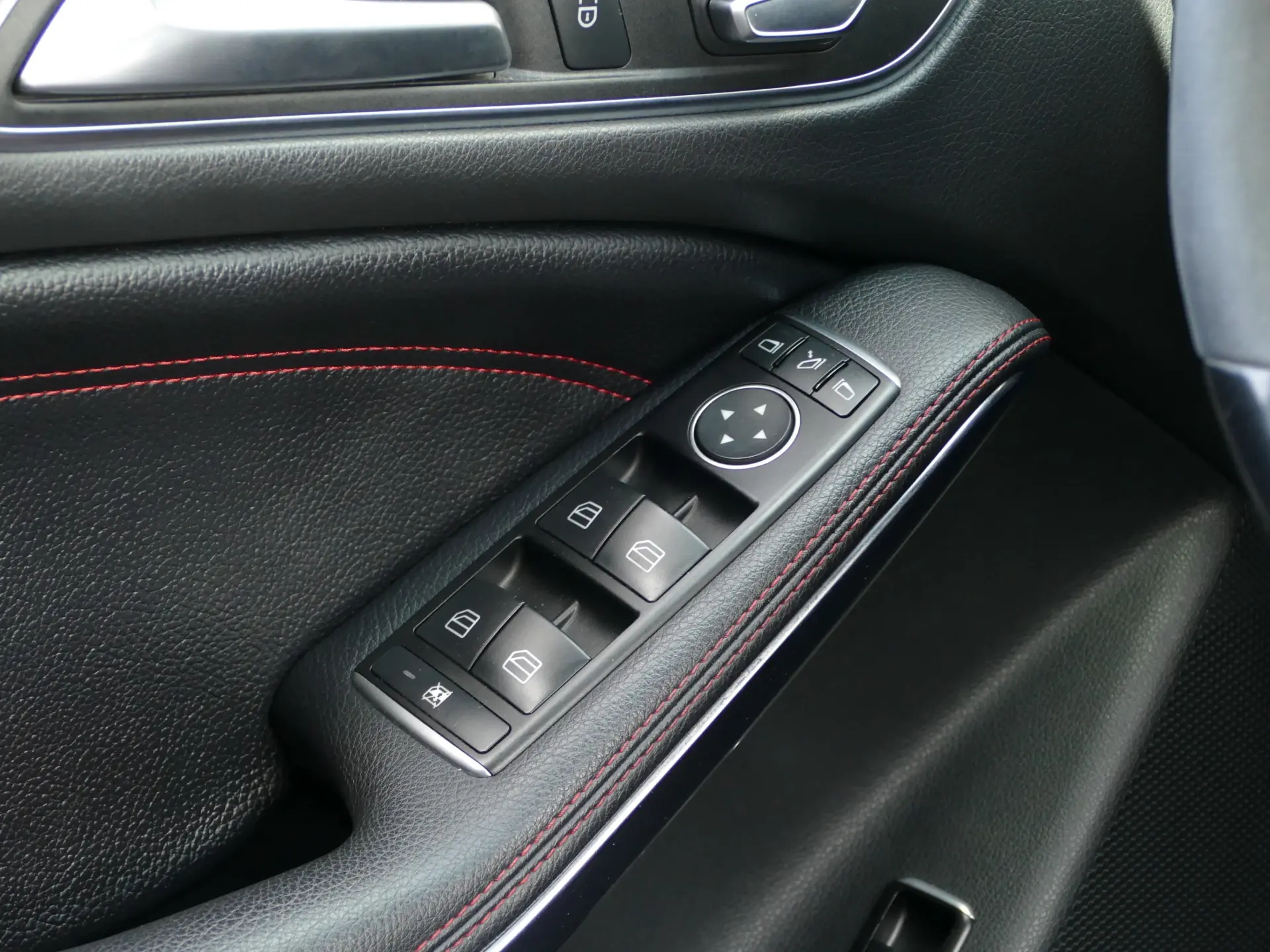 Mercedes-Benz CLA 45 AMG Shooting Brake 4-Matic 41
