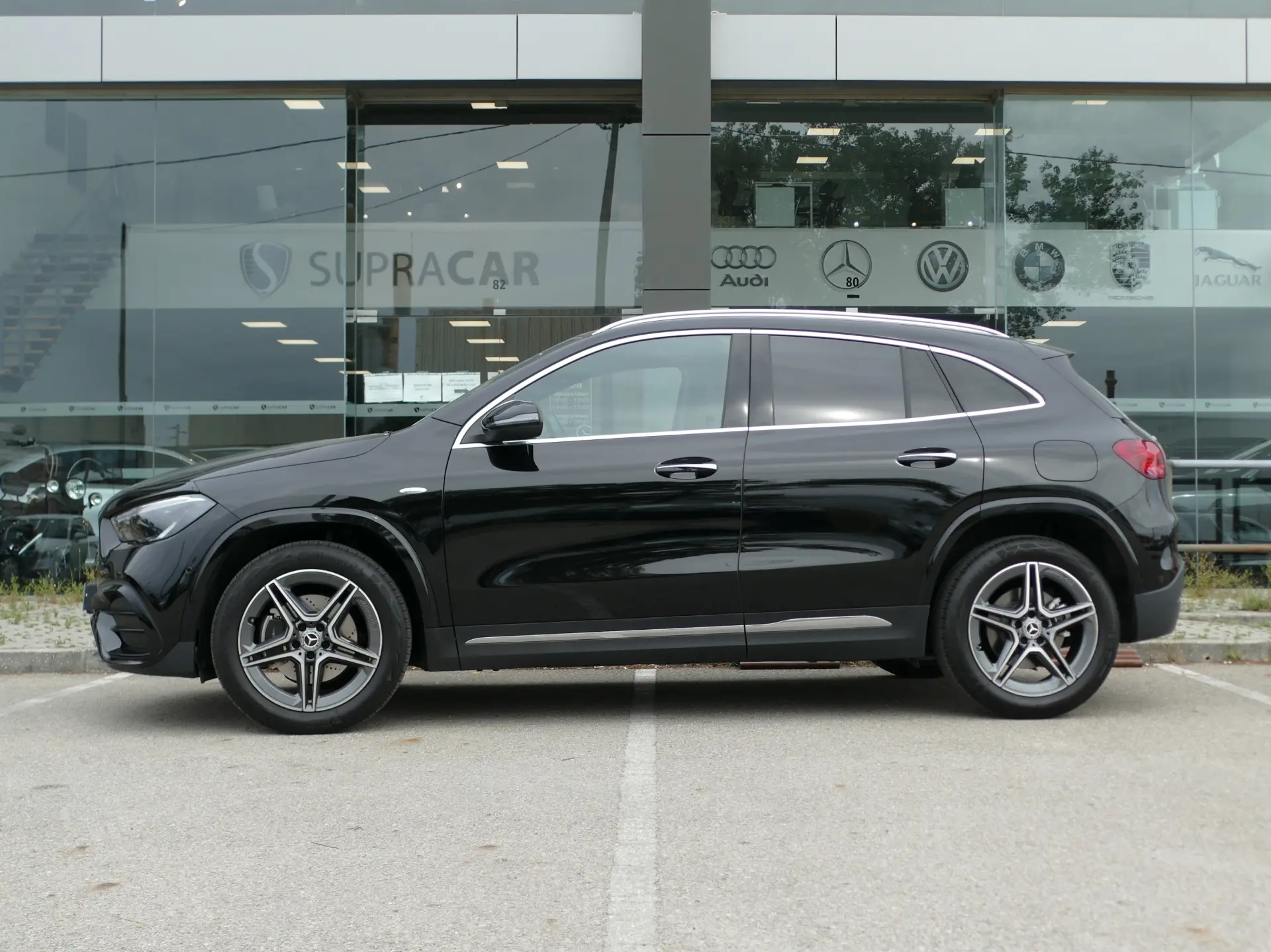Mercedes-Benz GLA 250 e AMG Line 19