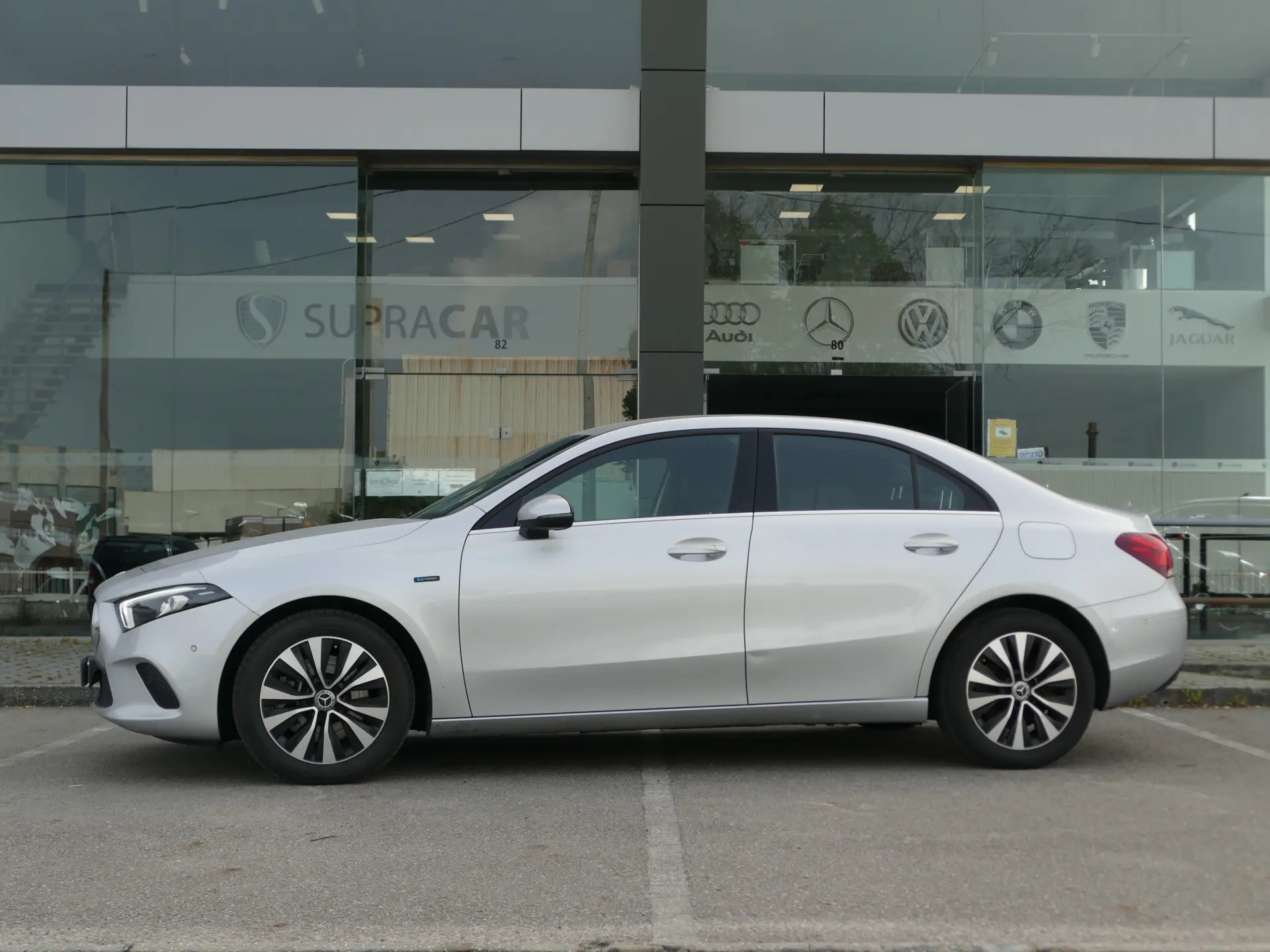 Mercedes-Benz A 250 Limousine e Style Plus 36