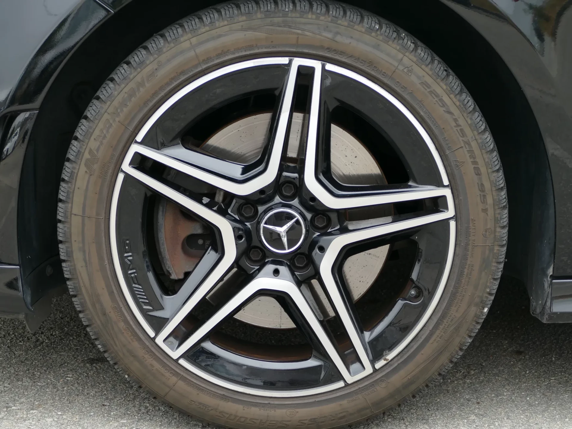 Mercedes-Benz A 250 Limousine e AMG Line 9