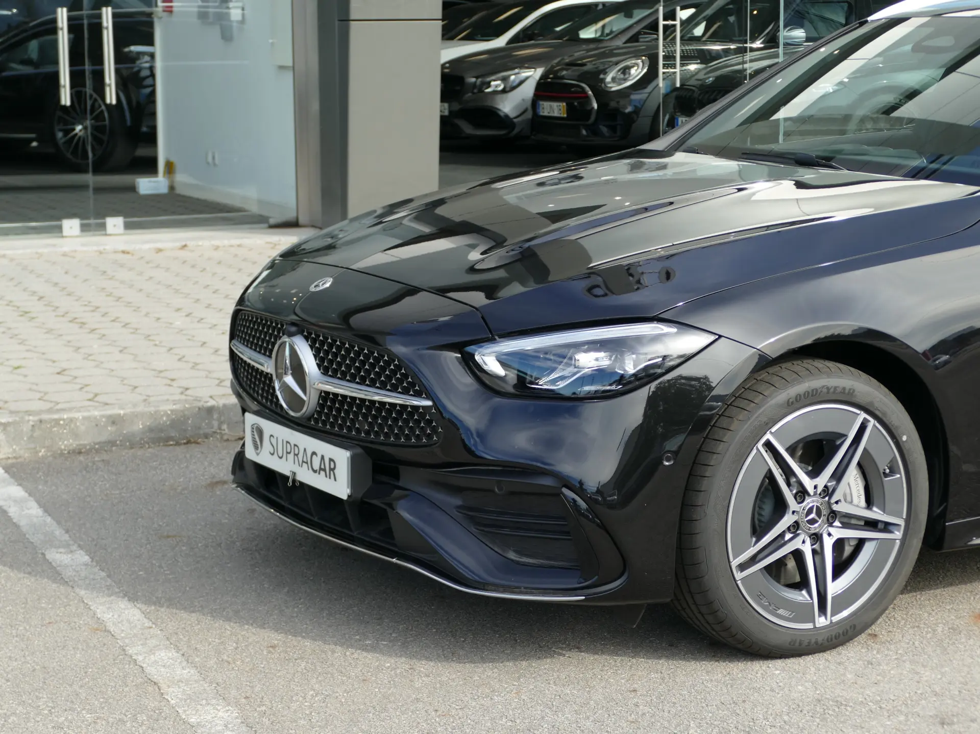 Mercedes-Benz C 300 e AMG Line 3