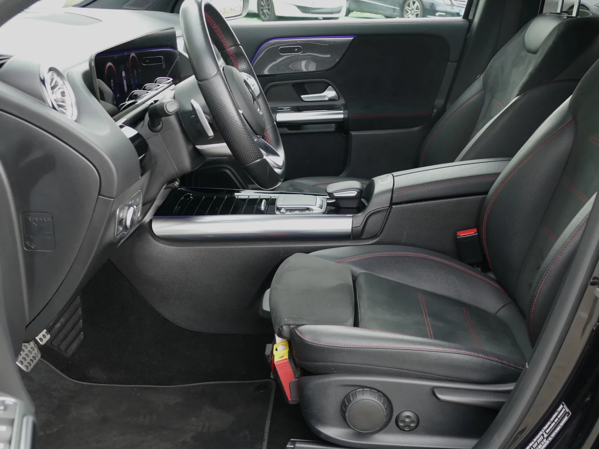Mercedes-Benz GLA 250 e AMG Line 14
