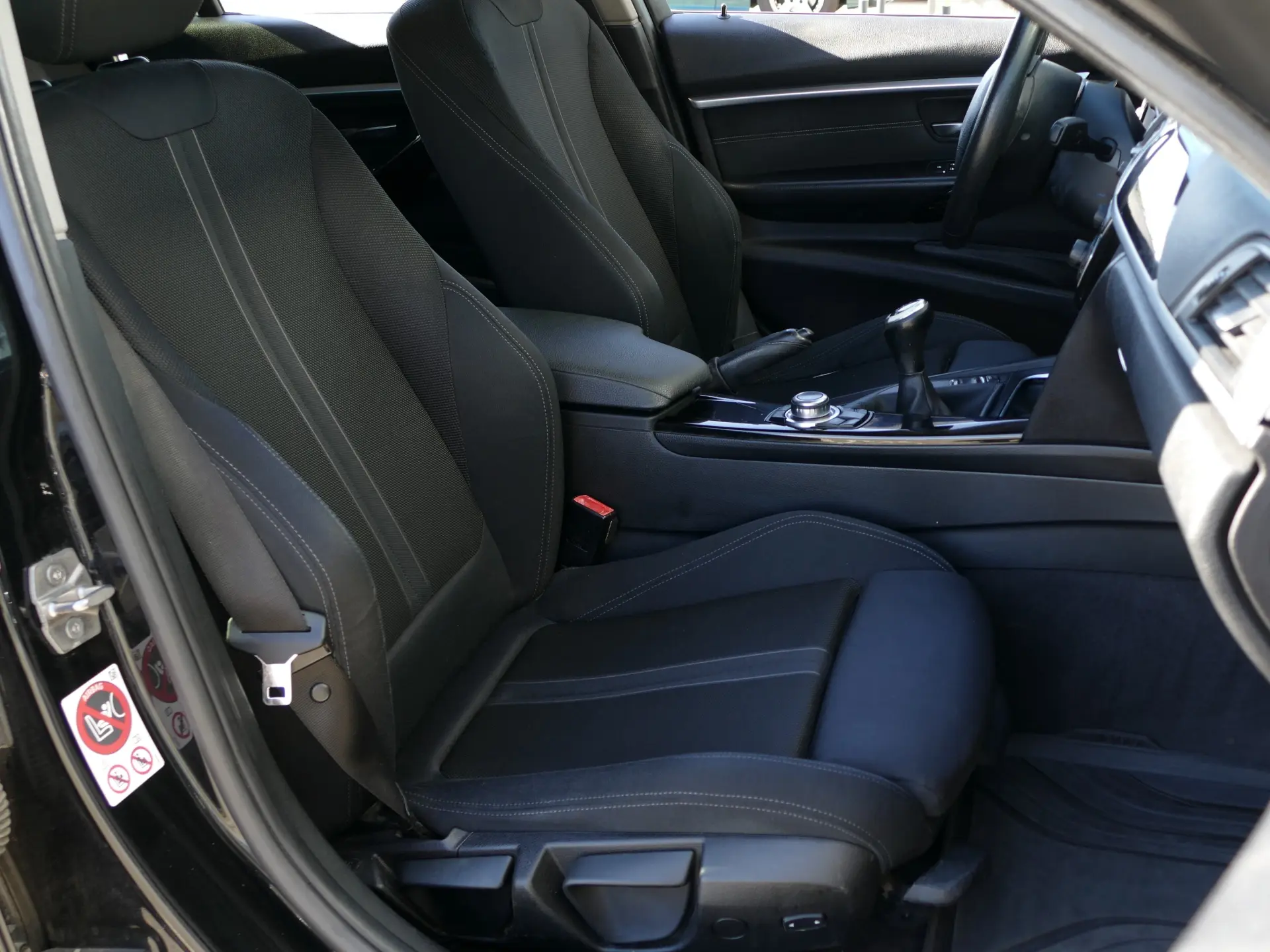BMW 318 d Line Sport 31