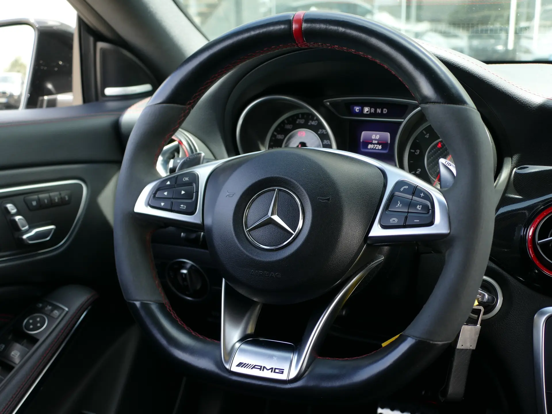 Mercedes-Benz CLA 45 AMG Shooting Brake 4-Matic 44