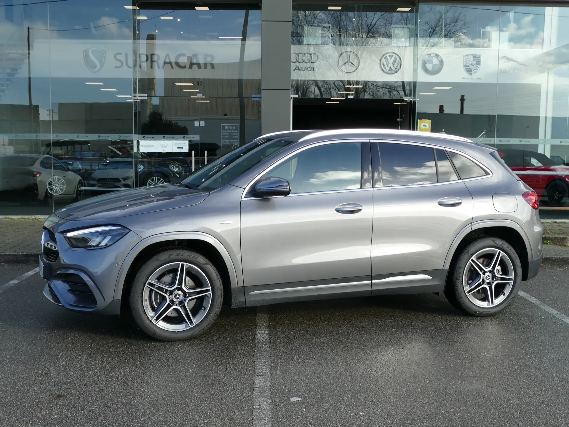 Mercedes-Benz GLA 250 e AMG Line 17