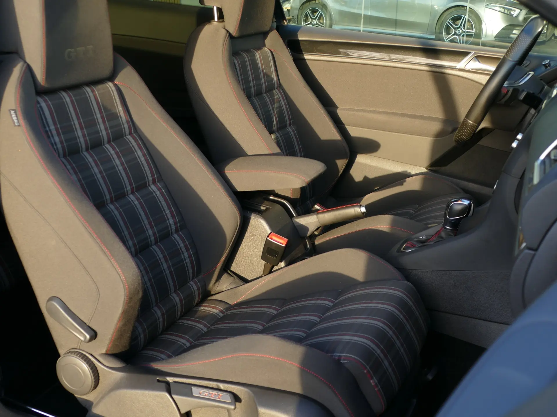 Volkswagen Golf 2.0 TSi GTI DSG 27