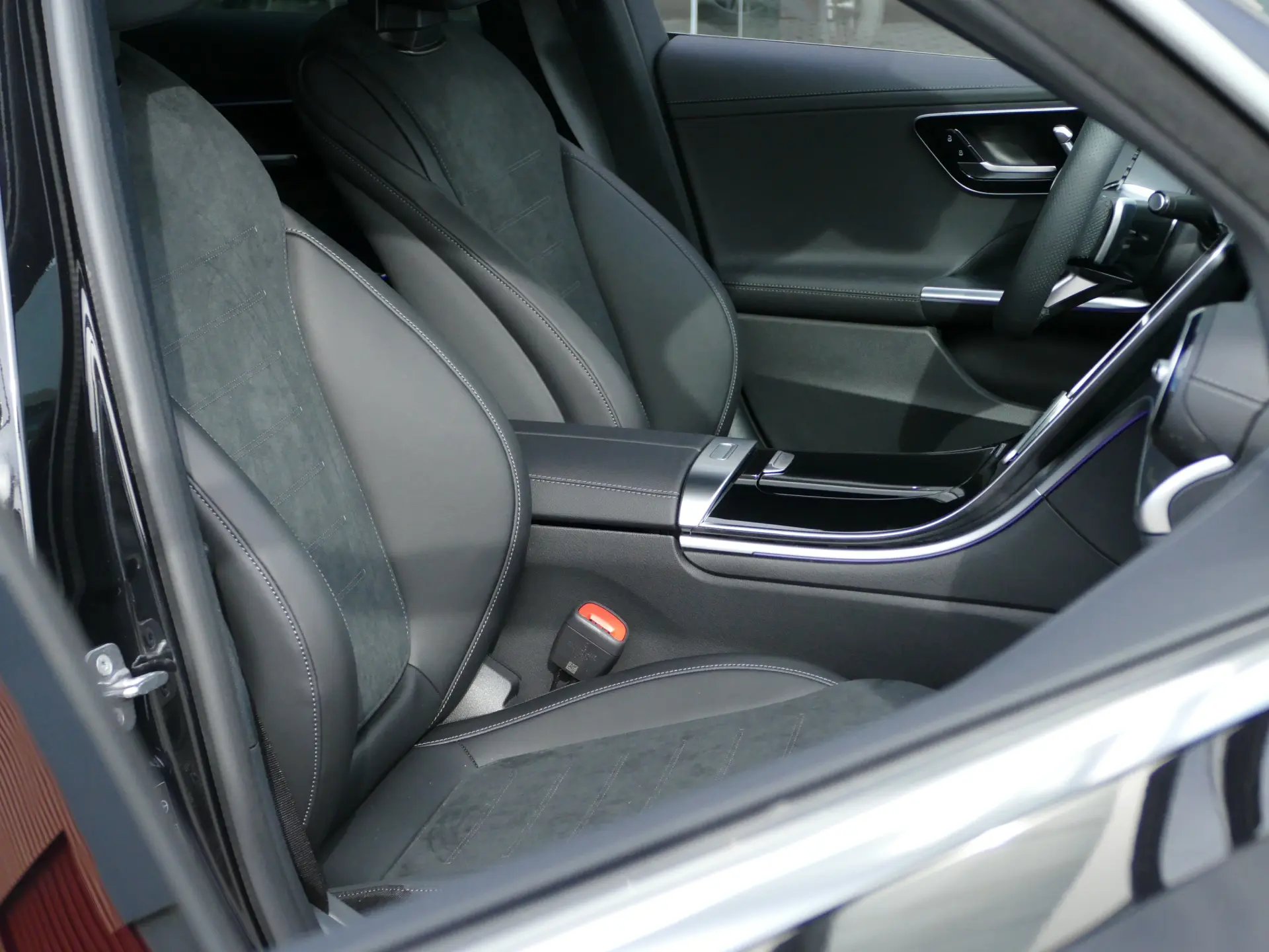 Mercedes-Benz C 300 e AMG Line 27