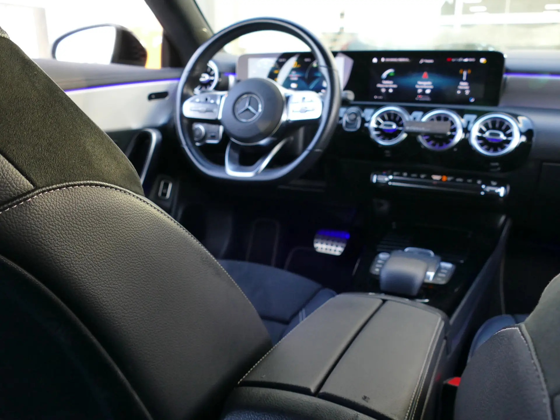 Mercedes-Benz CLA 250 e Shooting Brake AMG Line 33