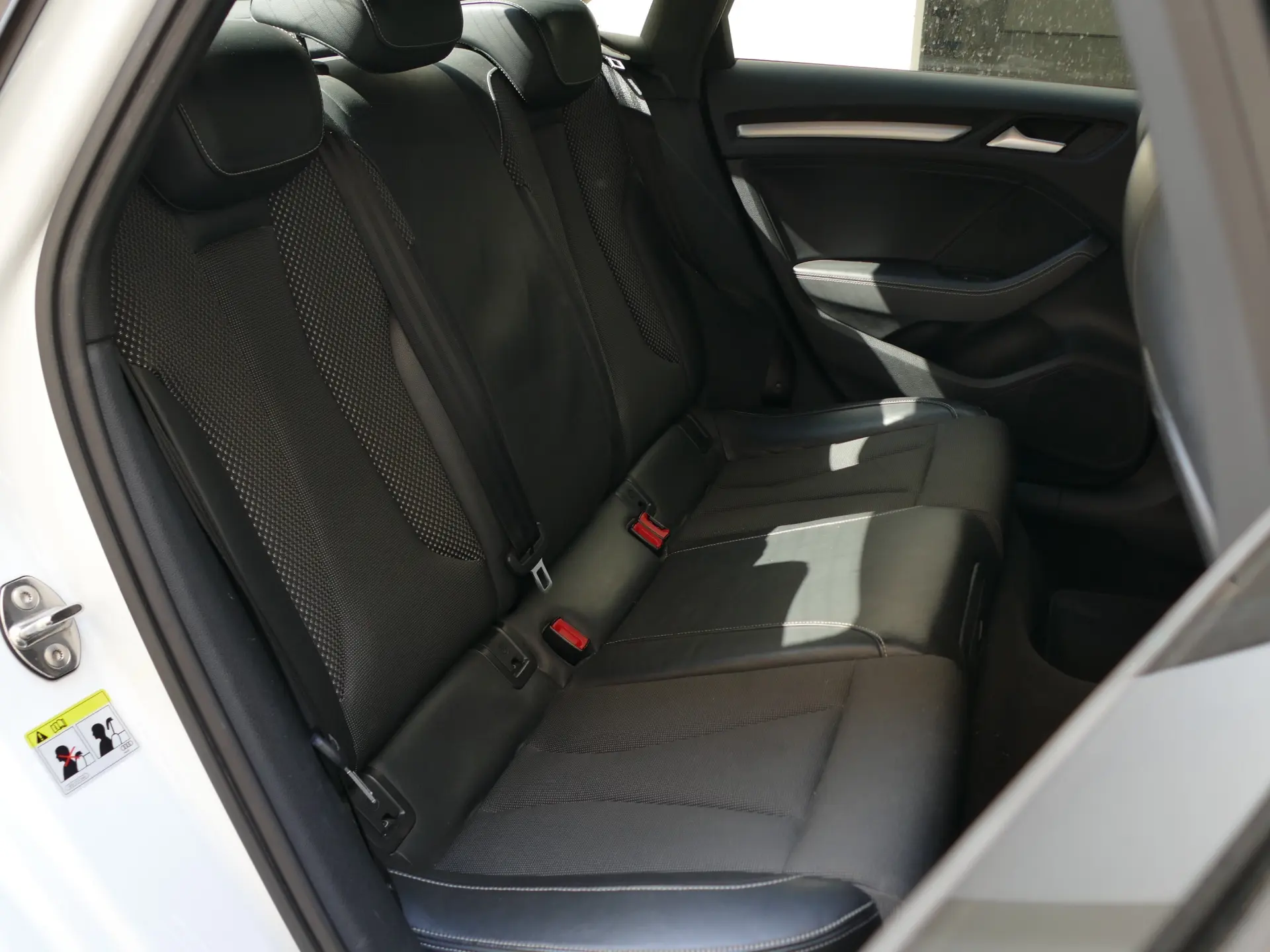 Audi A3 Limousine 1.6 TDI S-line S tronic 32