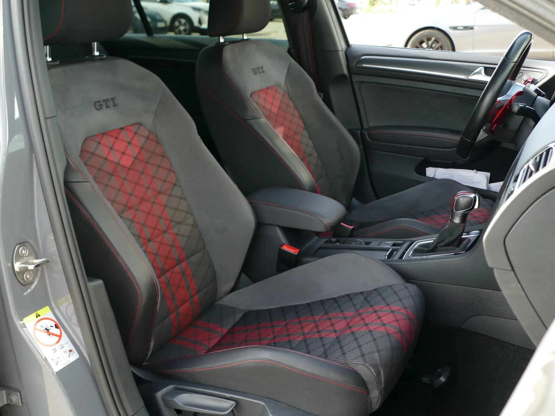Volkswagen Golf 2.0 TSI GTi TCR DSG 31