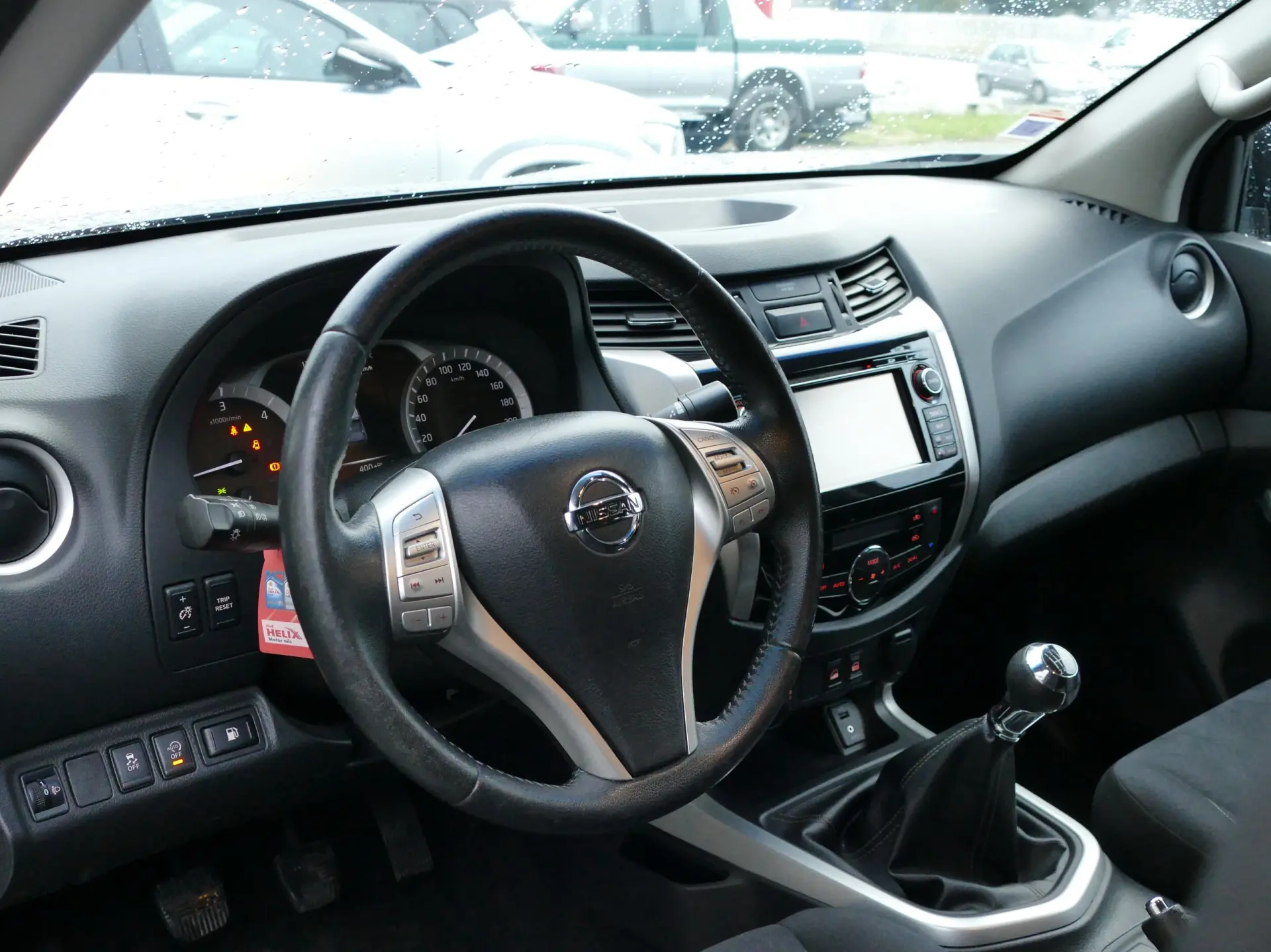 Nissan Navara 2.3 dCi CD 4WD N-Connecta Navi+Barras 24