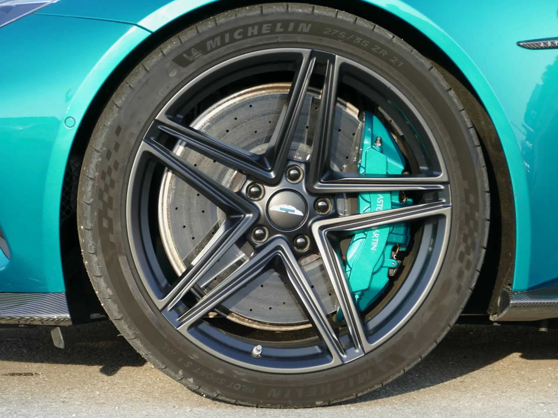 Aston Martin Vantage Coupe V8 6