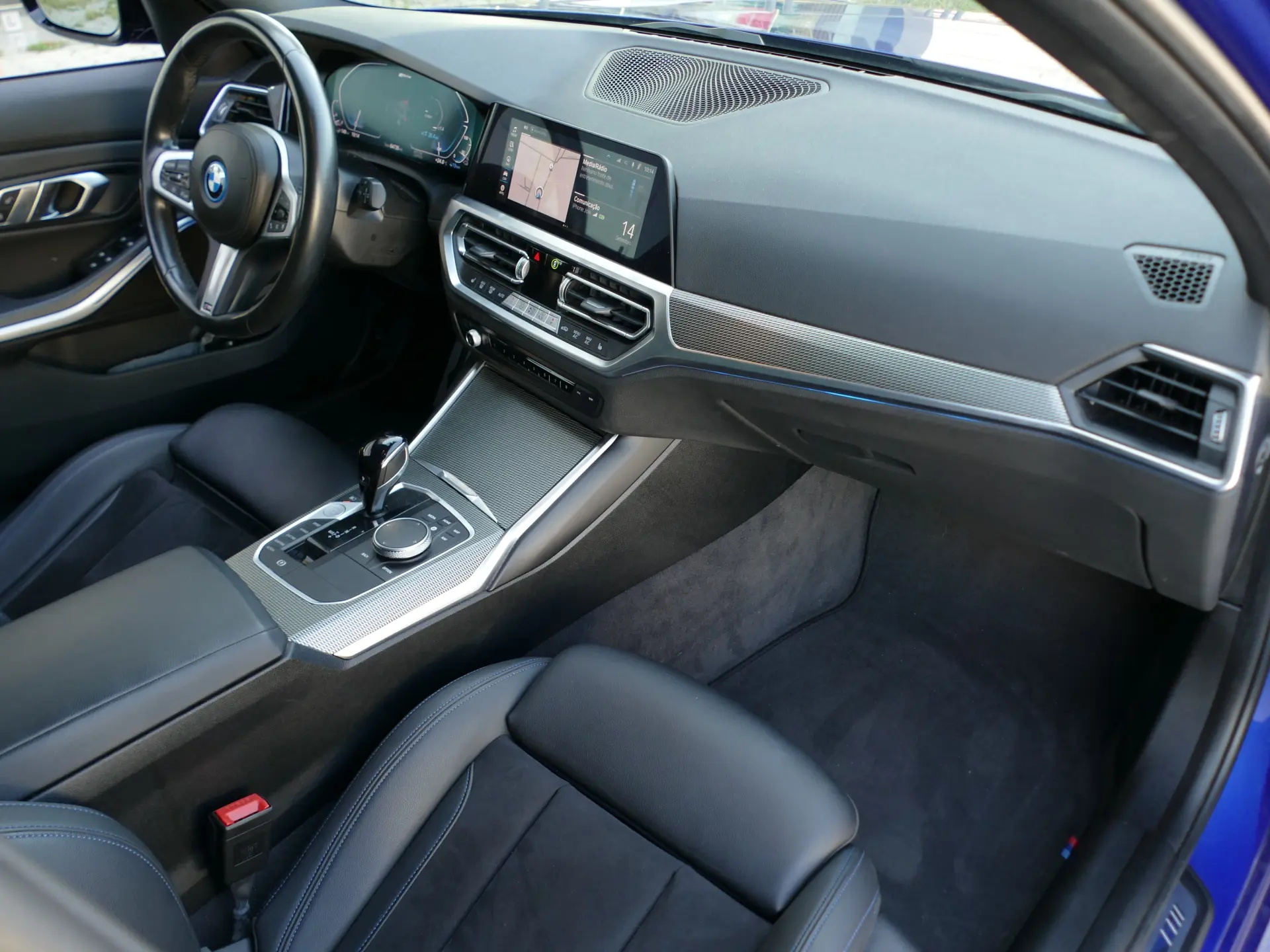 BMW 330 e Pack Desportivo M Auto 28