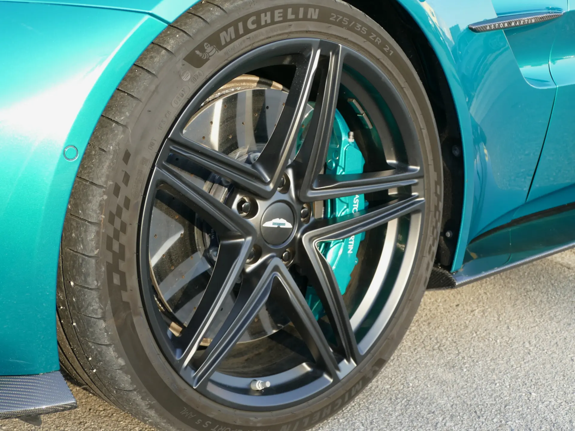 Aston Martin Vantage Coupe V8 11