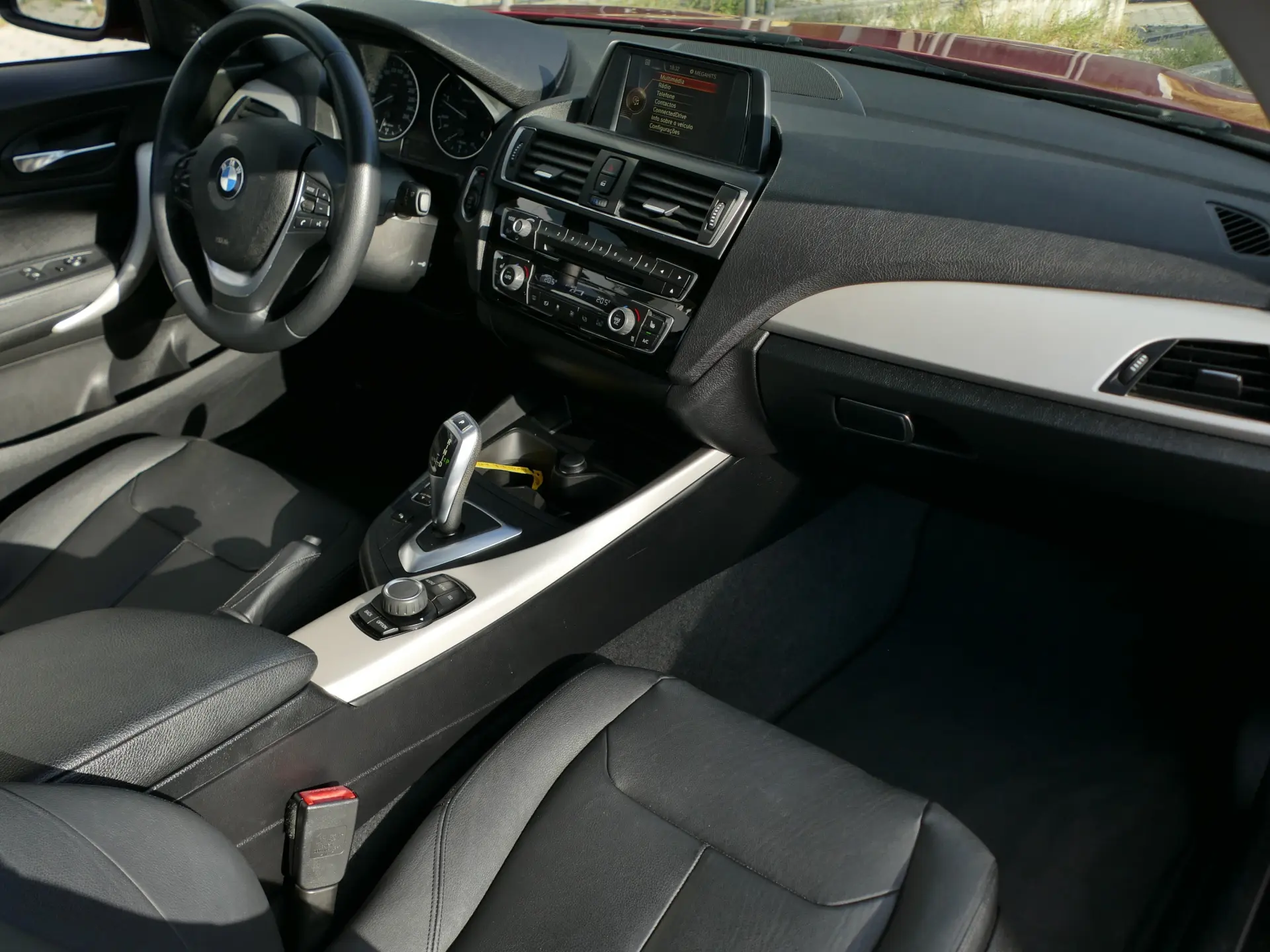 BMW 220 d Coupe Advantage Auto 28