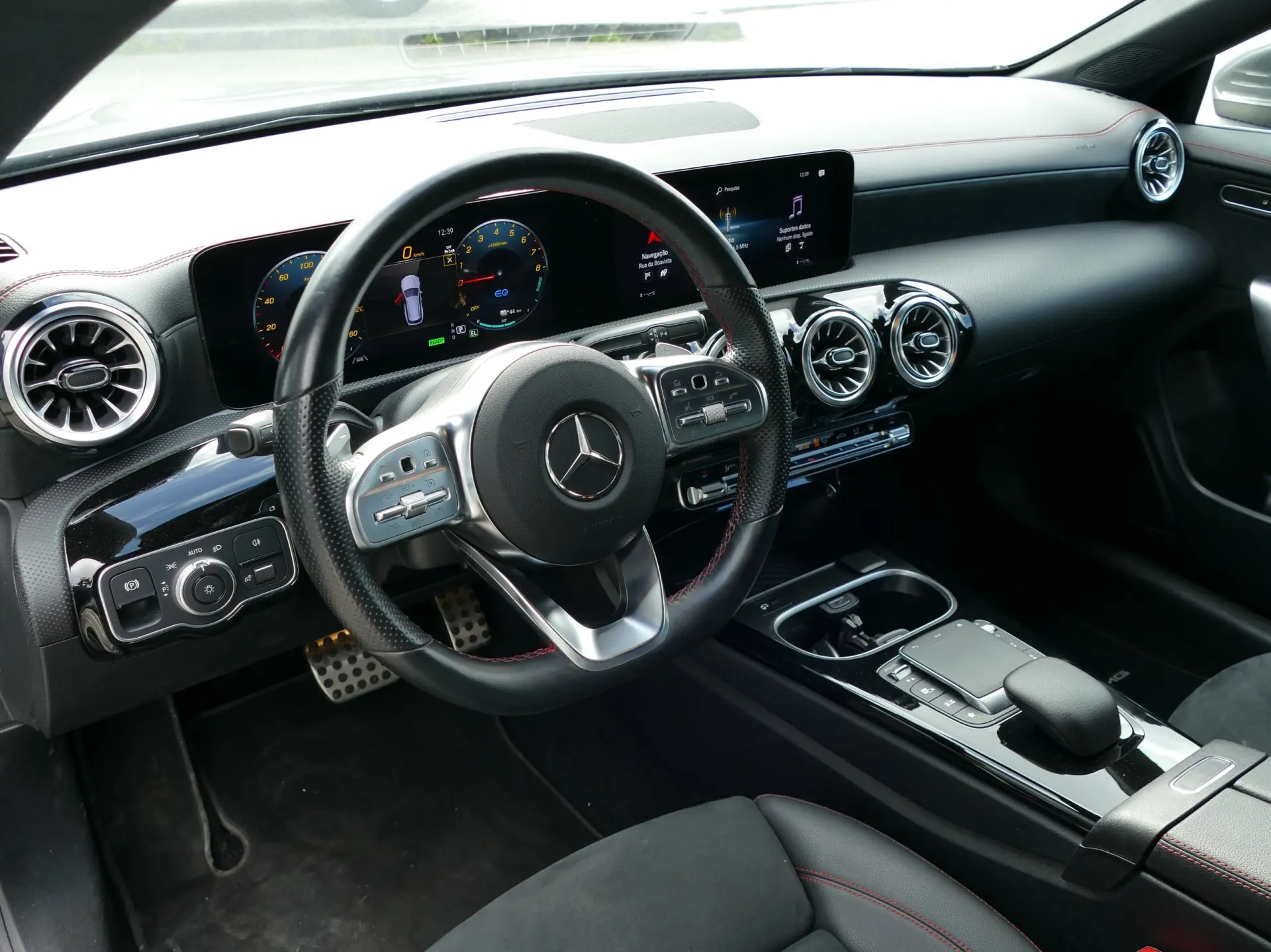 Mercedes-Benz CLA 250 e Shooting Brake AMG Line 22