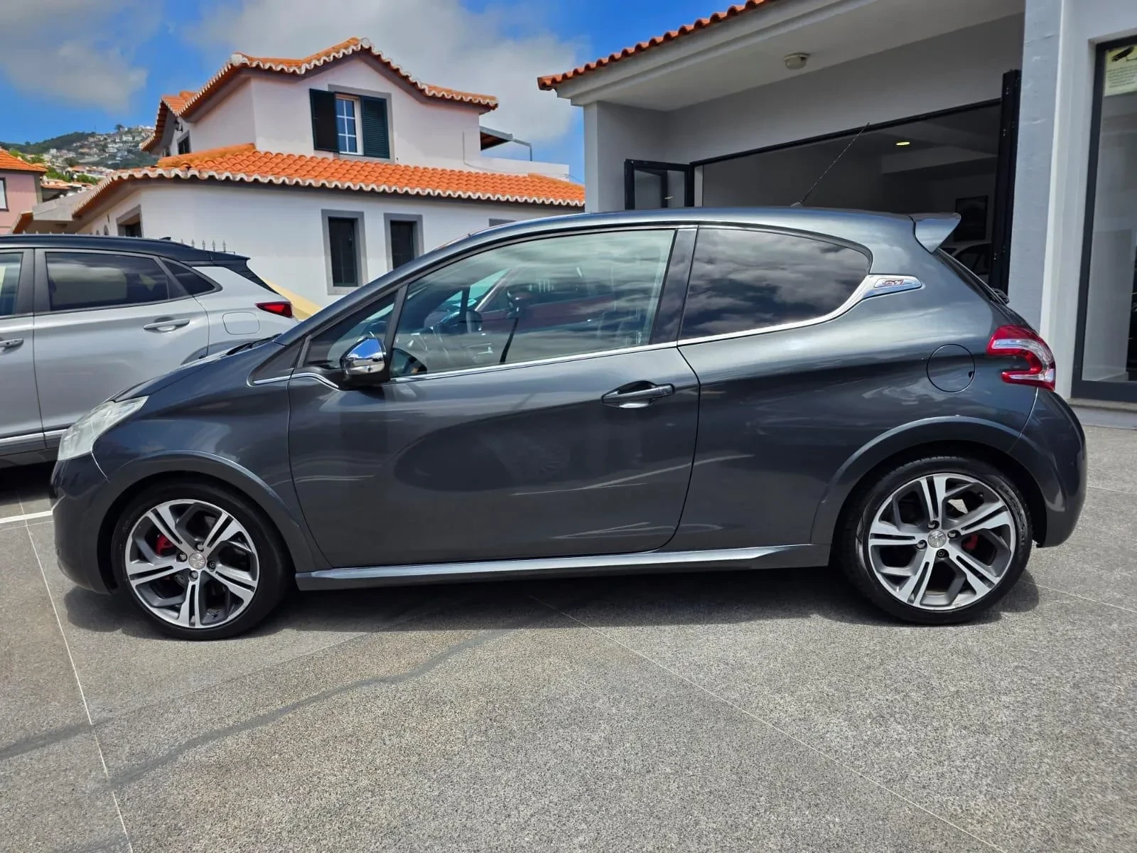 Peugeot 208 1.6 THP GTi Limited Edition 4