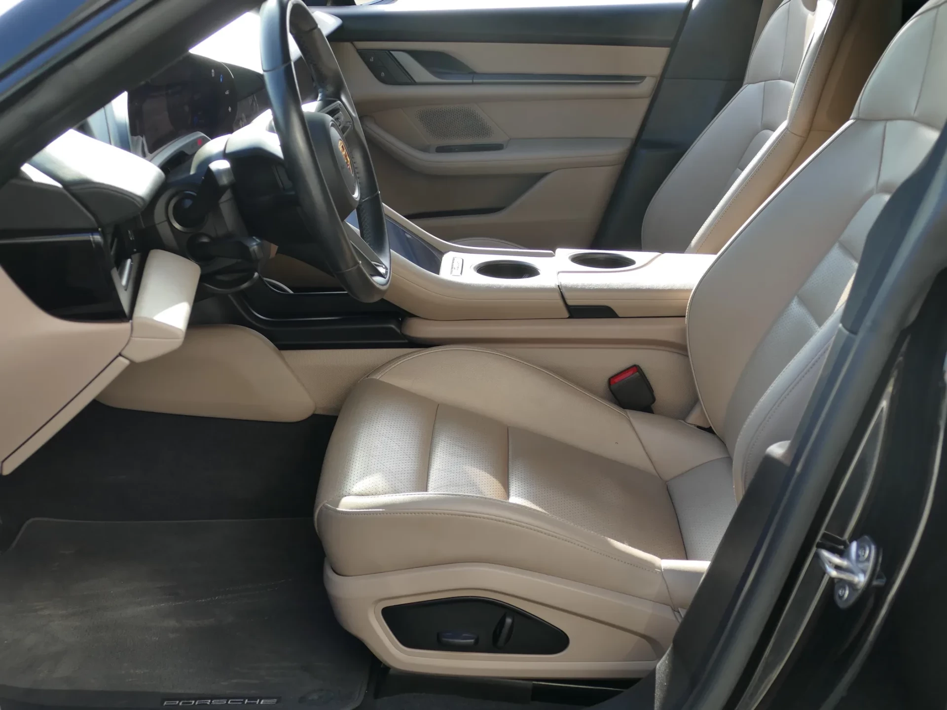Porsche Taycan Sport Turismo 4S 31