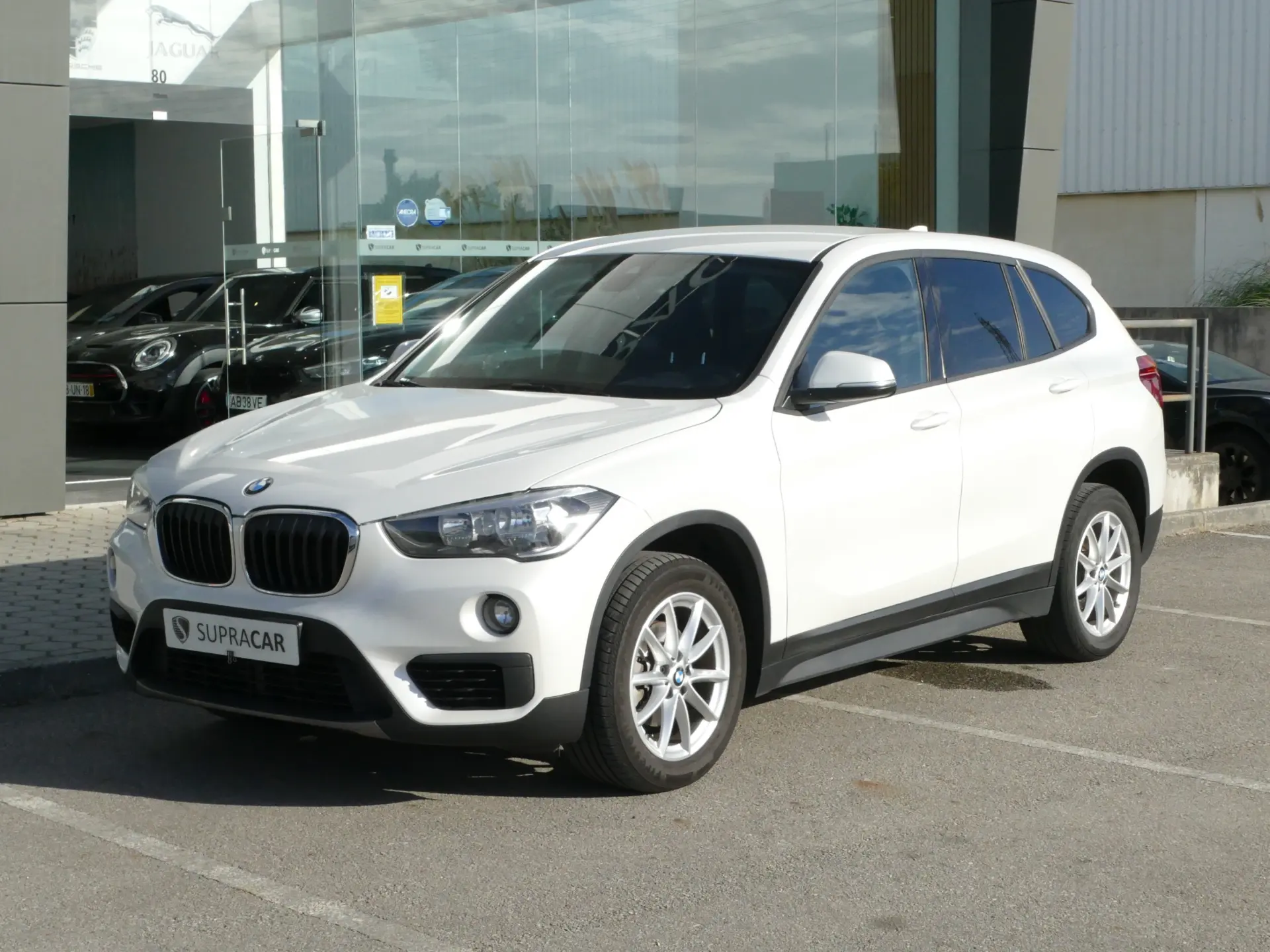 BMW X1 16 d sDrive Advantage 1